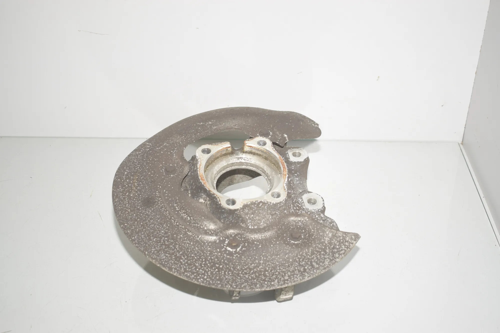 Rear Left Wheel Hub Spindle – OEM 6898480 · BMW 3 Touring (G21) (2019 - -) 320 d 2020