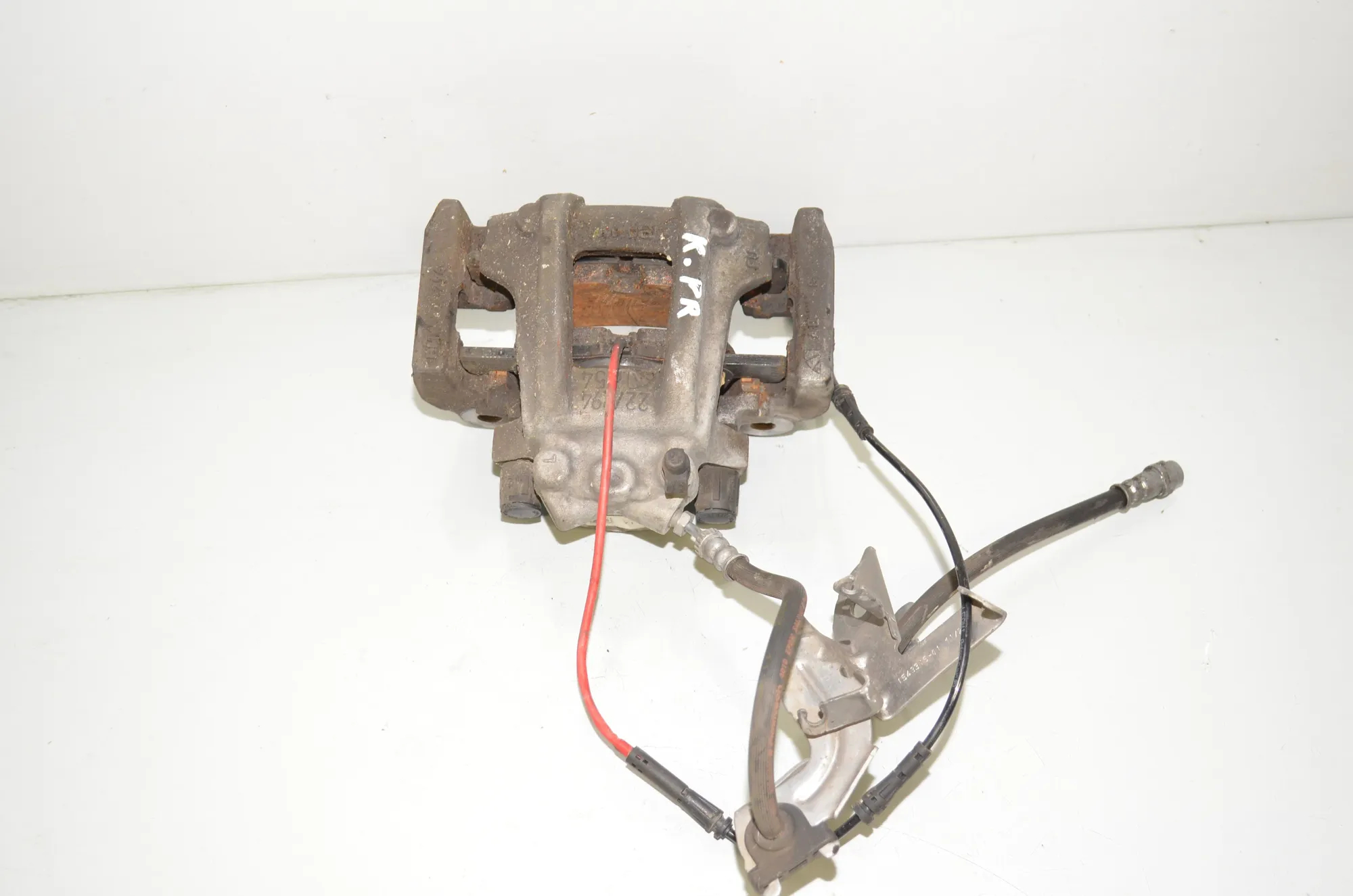 Front Left Brake Caliper – OEM 6895221 · BMW 3 Touring (G21) (2019 - -) 318 d 2021 – 2