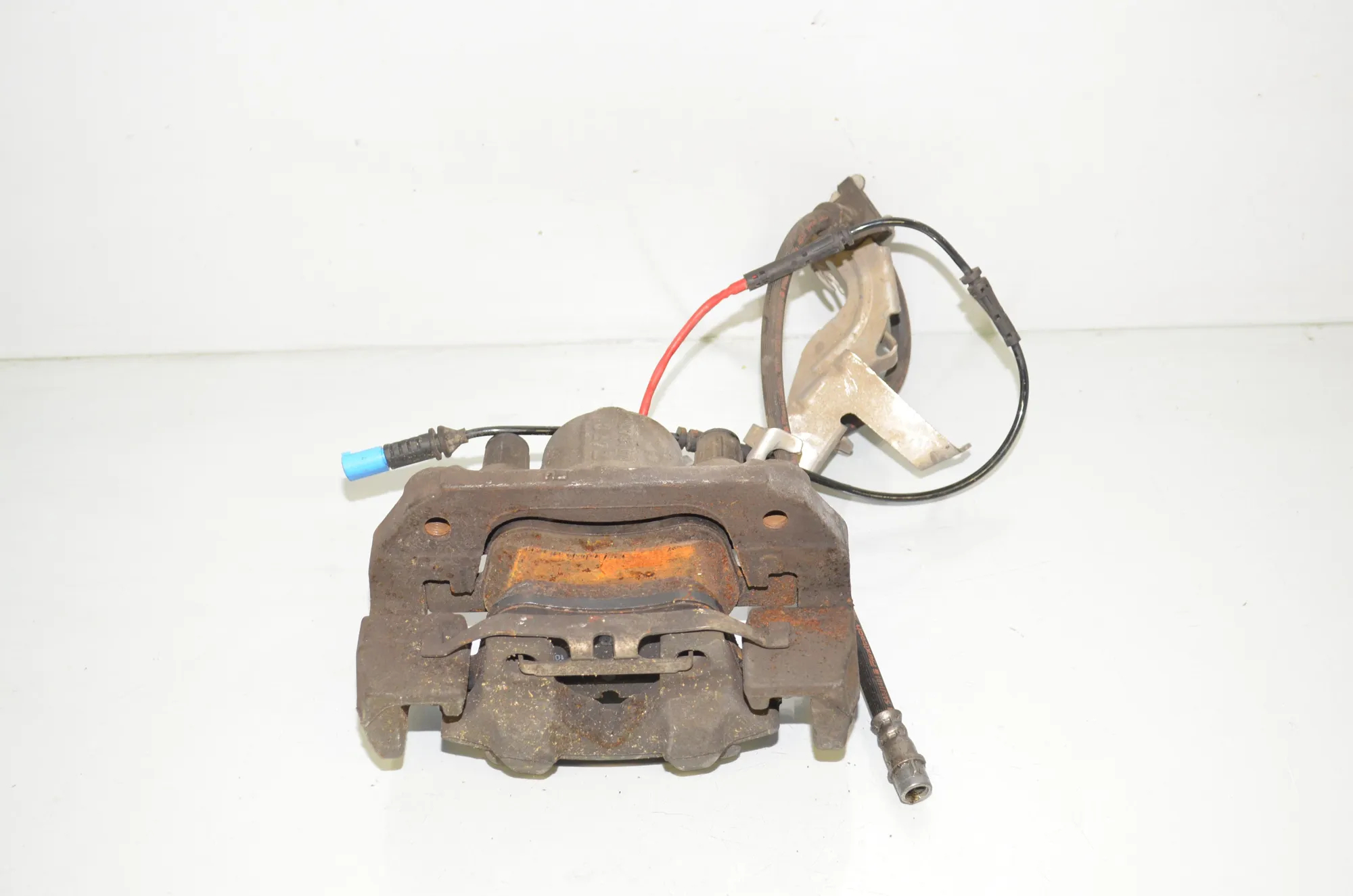 Front Left Brake Caliper – OEM 6895221 · BMW 3 Touring (G21) (2019 - -) 318 d 2021 – 3