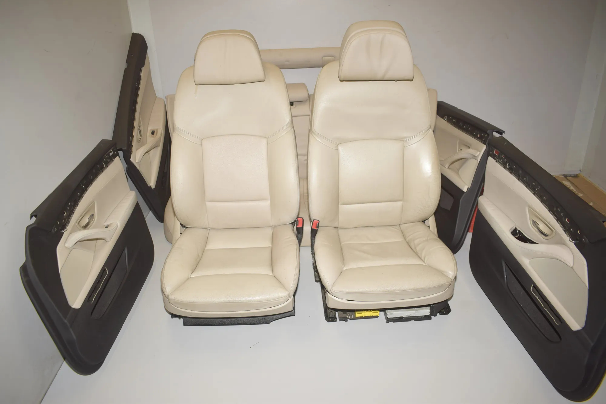 Seat set · BMW 5 Touring (F11) 530 d 2011 – 12