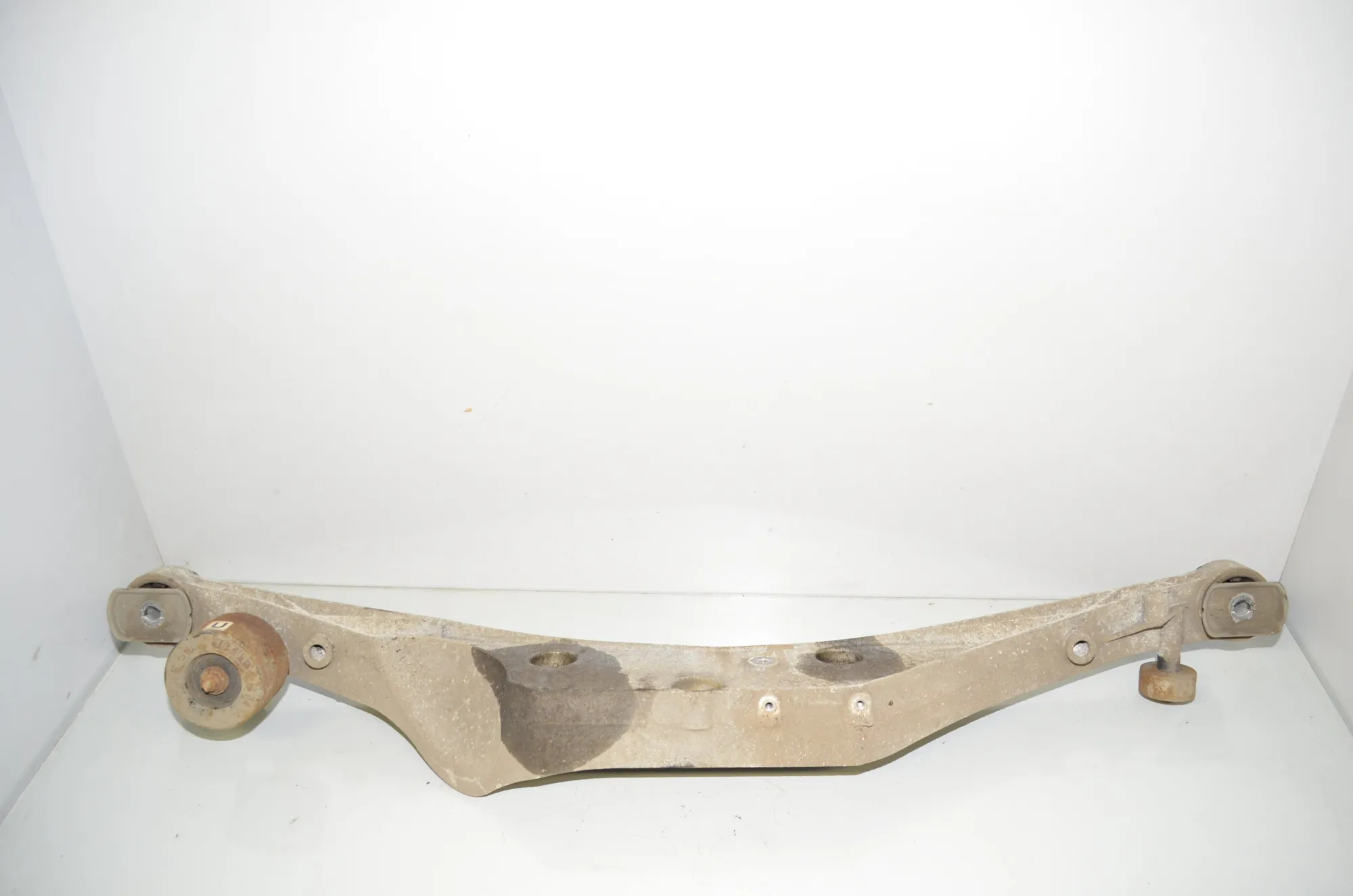 Rear Differential Bracket – OEM 6858474 · BMW 2 Active Tourer (F45) 220 d xDrive 2014