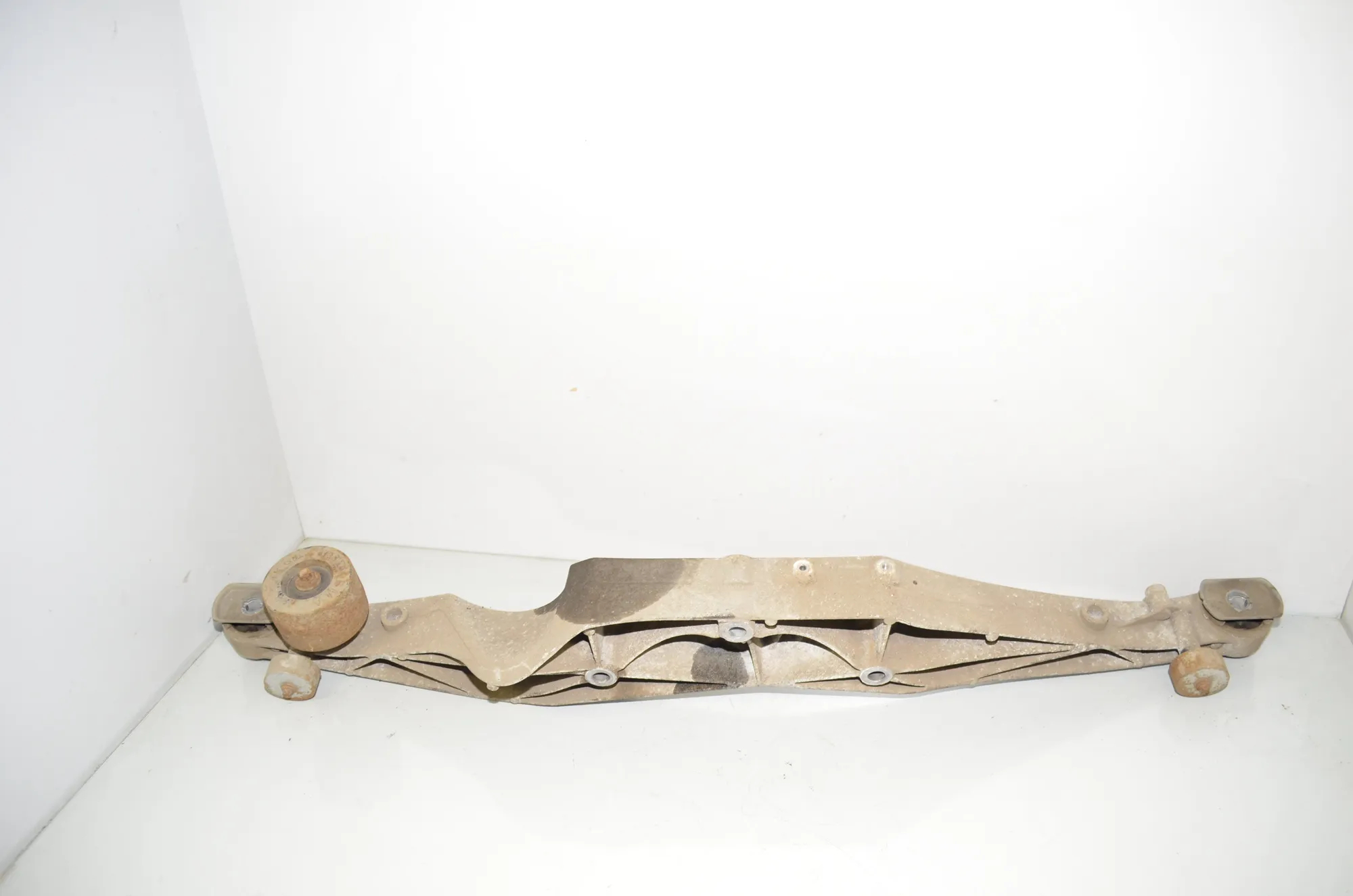 Rear Differential Bracket – OEM 6858474 · BMW 2 Active Tourer (F45) 220 d xDrive 2014 – 4
