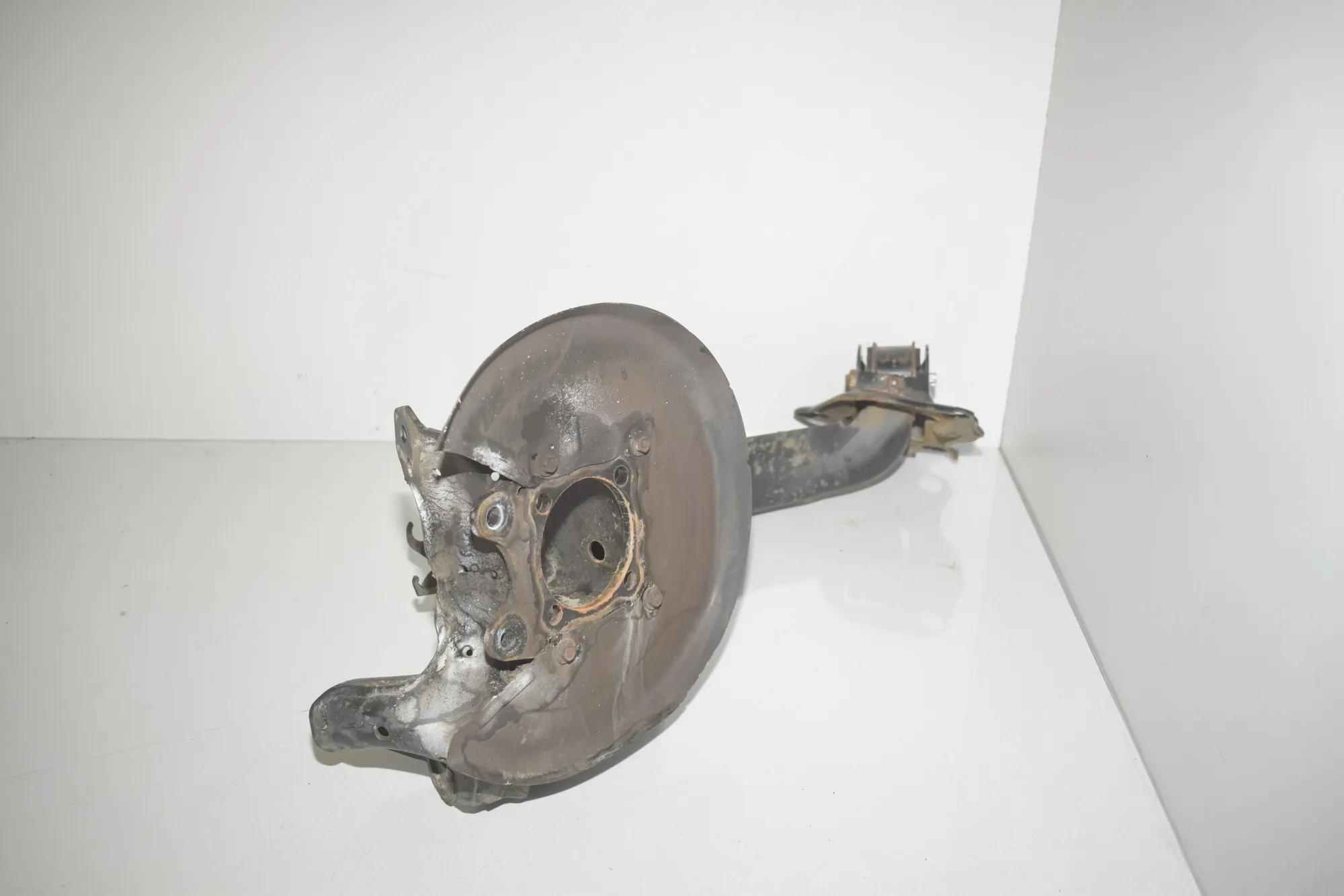 Rear Left Wheel Hub Spindle – OEM 8842879 · BMW 2 Active Tourer (F45) 220 d xDrive 2014 – 4