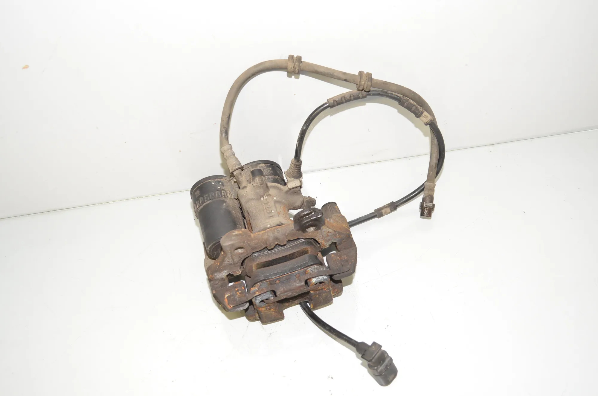 Rear Left Brake Caliper – OEM 6798957 · BMW 2 Active Tourer (F45) 220 d xDrive 2014 – 3