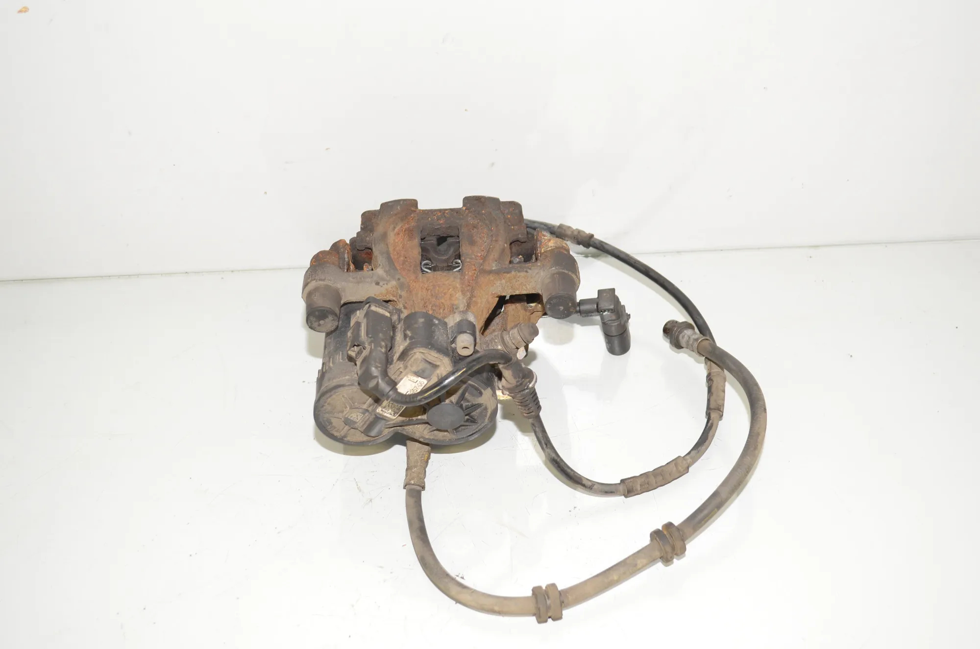 Rear Left Brake Caliper – OEM 6798957 · BMW 2 Active Tourer (F45) 220 d xDrive 2014 – 2