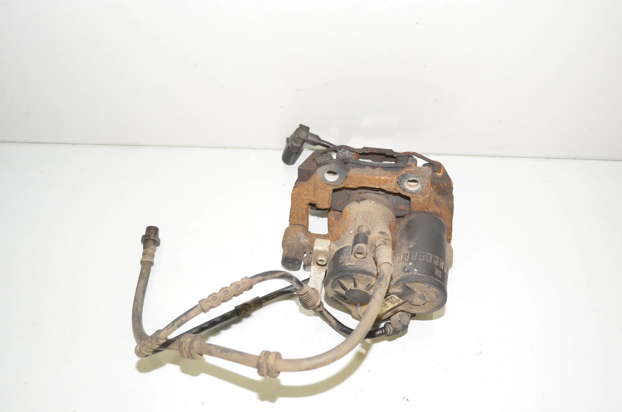 Rear Left Brake Caliper – OEM 6798957 · BMW 2 Active Tourer (F45) 220 d xDrive 2014 – 4