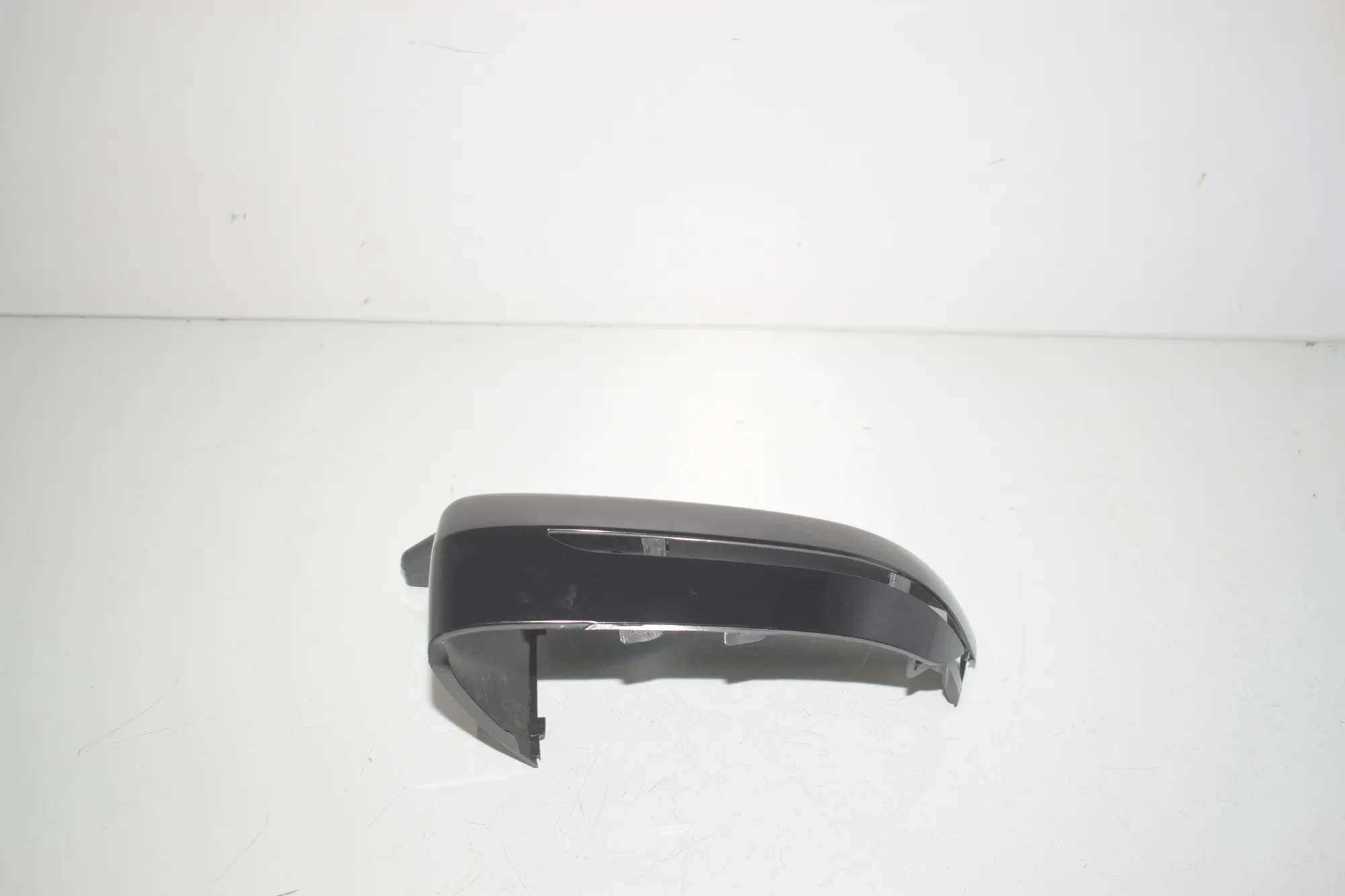 Front Left Mirror Trim · BMW 5 (G30) BMW 5 (G30) 520 d 2020