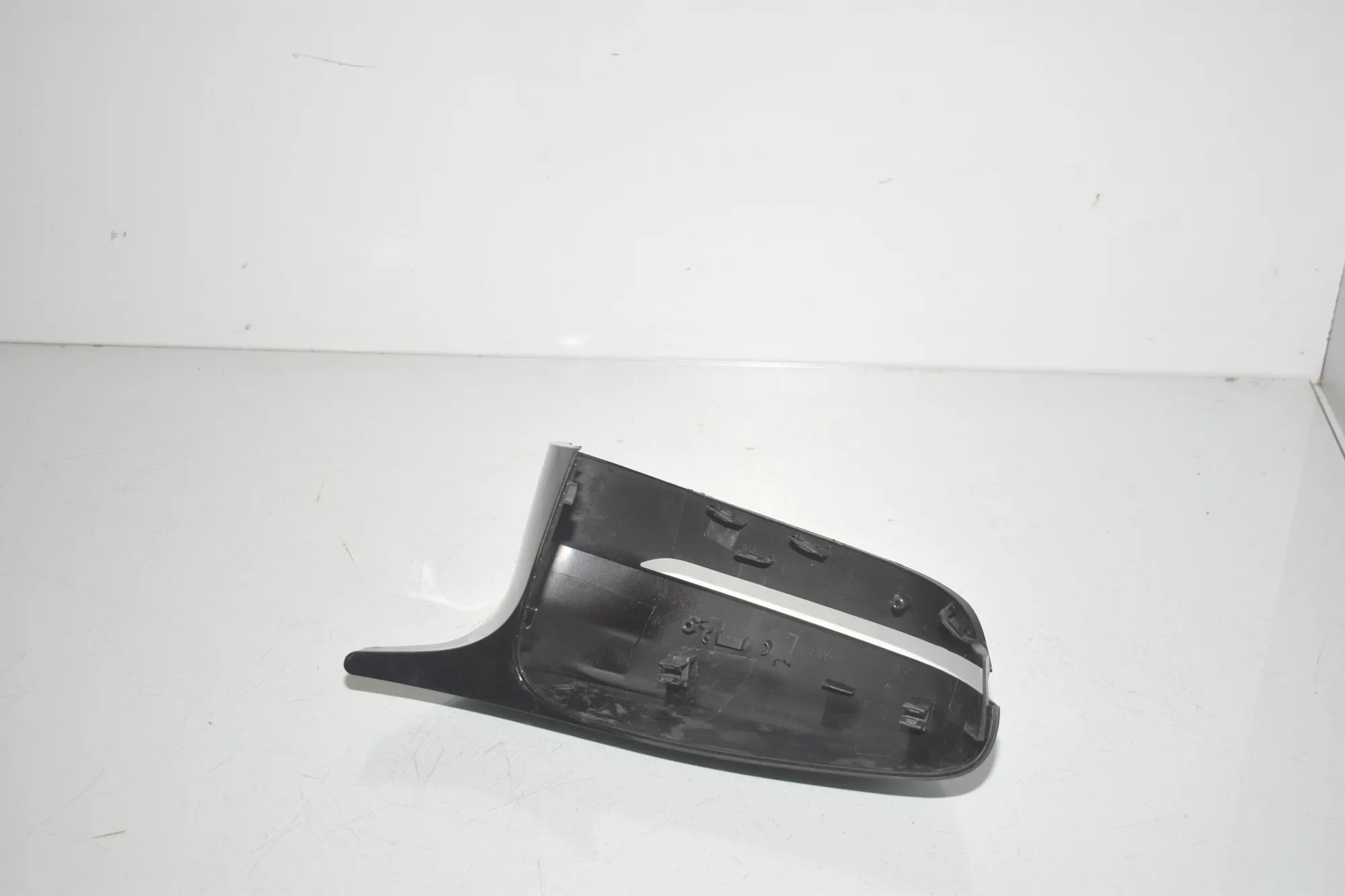 Front Left Mirror Trim · BMW 5 (G30) BMW 5 (G30) 520 d 2020 – 5