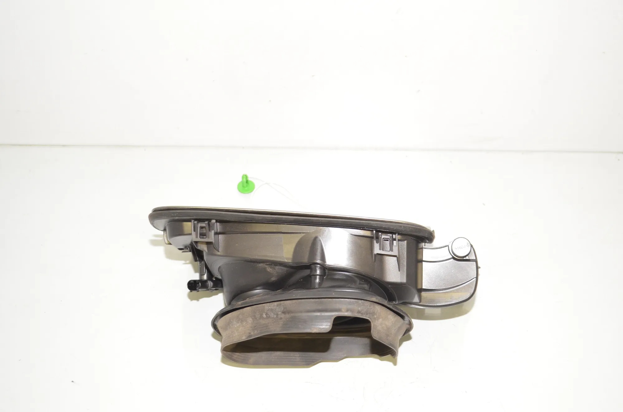 Fuel Tank Flap Cap – OEM 7302255 · BMW 2 Active Tourer (F45) 220 d xDrive 2014 – 2