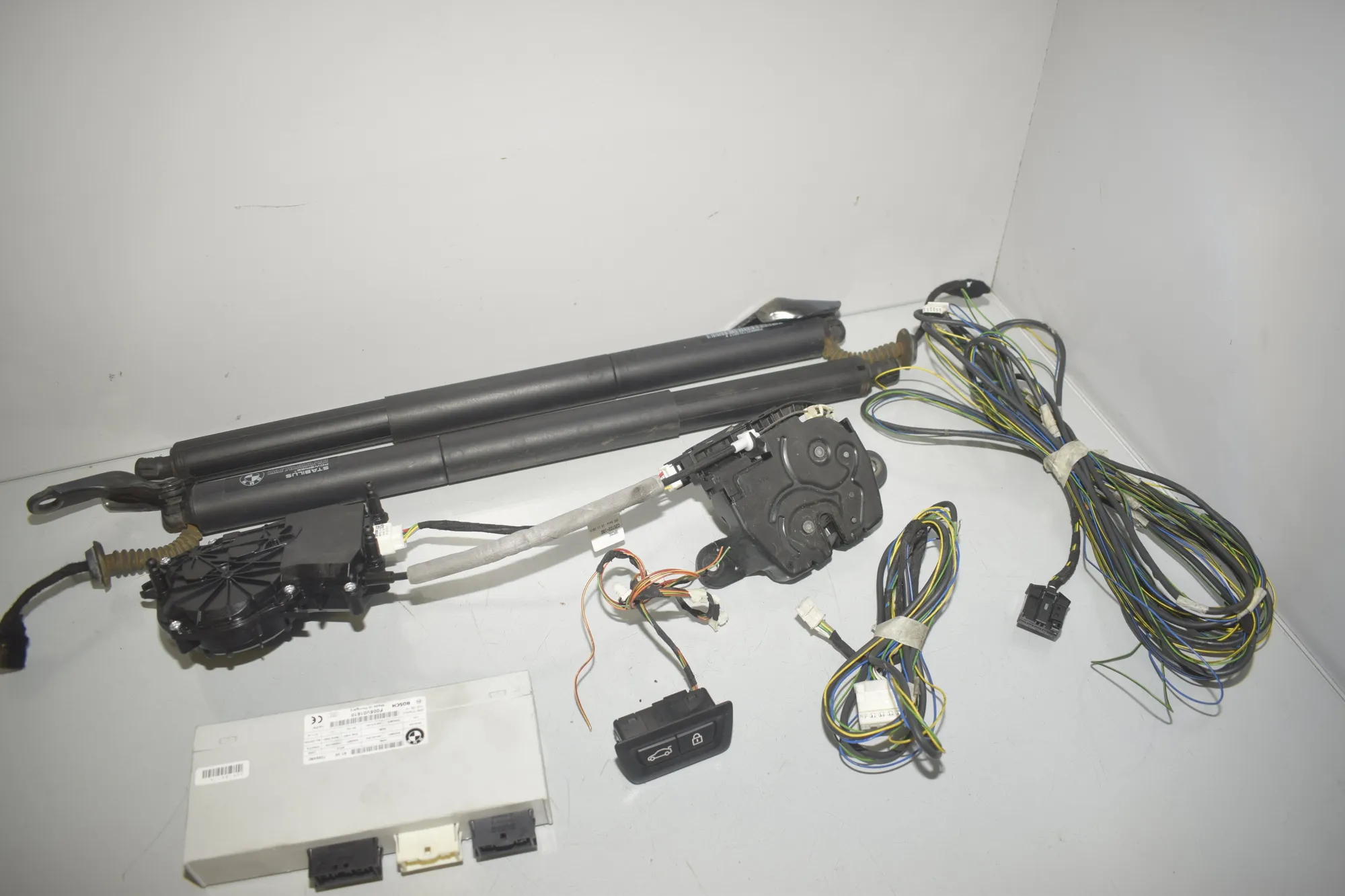 Electric Tailgate Opening Kit – OEM 7388490 · BMW 2 Active Tourer (F45) 220 d xDrive 2014 – 3