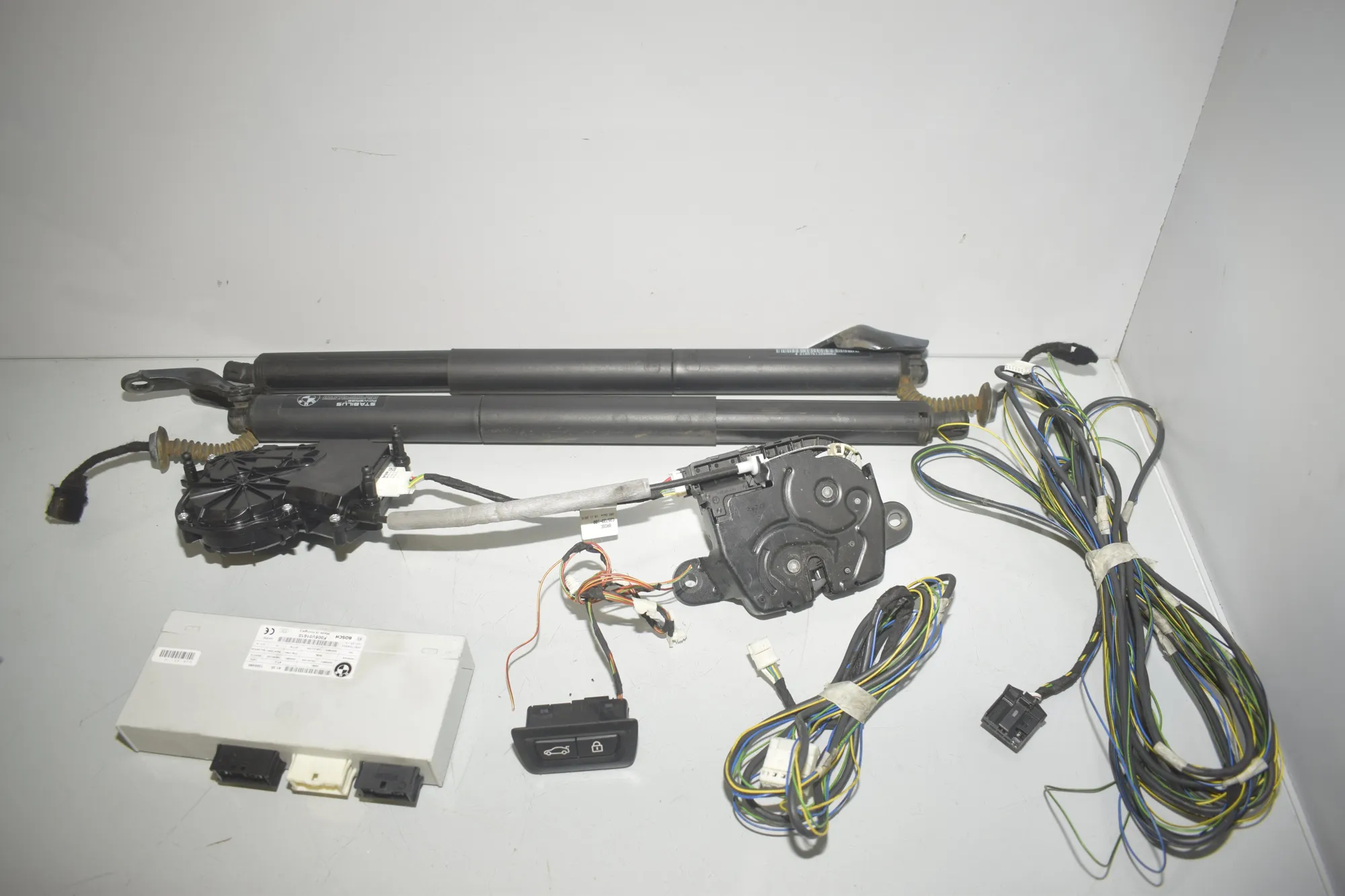 Electric Tailgate Opening Kit – OEM 7388490 · BMW 2 Active Tourer (F45) 220 d xDrive 2014 – 2