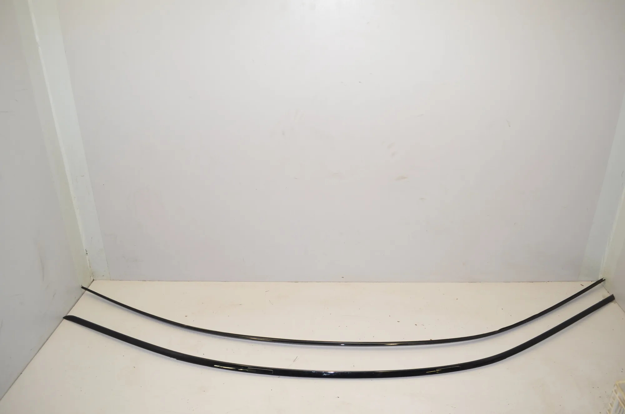 Left Side Roof Strip Trim – OEM 7221817 · BMW 7 (F01, F02) 730 d 2011 – 3