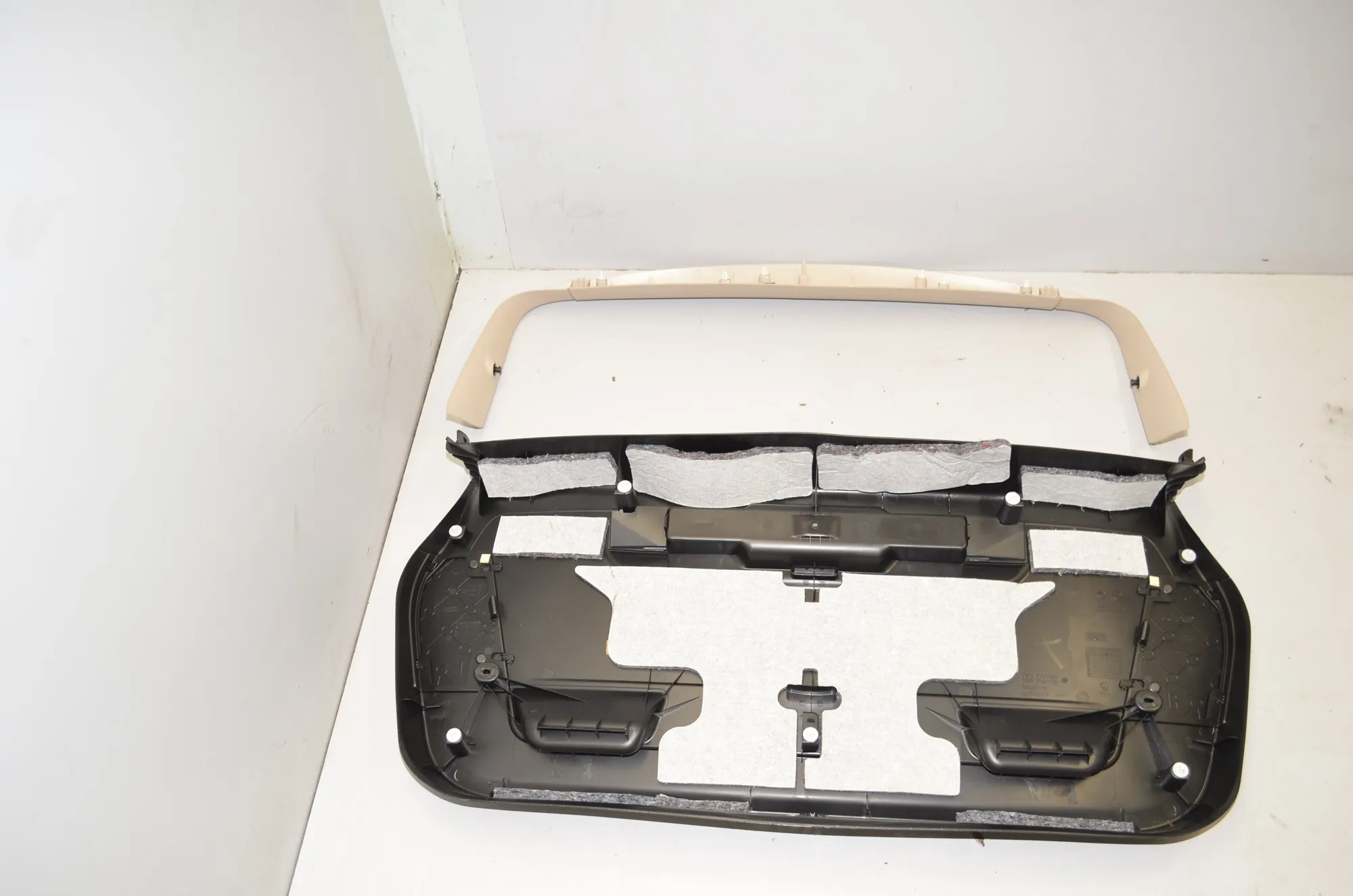 Tailgate Bootlid Cover Trim – OEM 7348532 · BMW 2 Active Tourer (F45) 220 d xDrive 2014 – 3