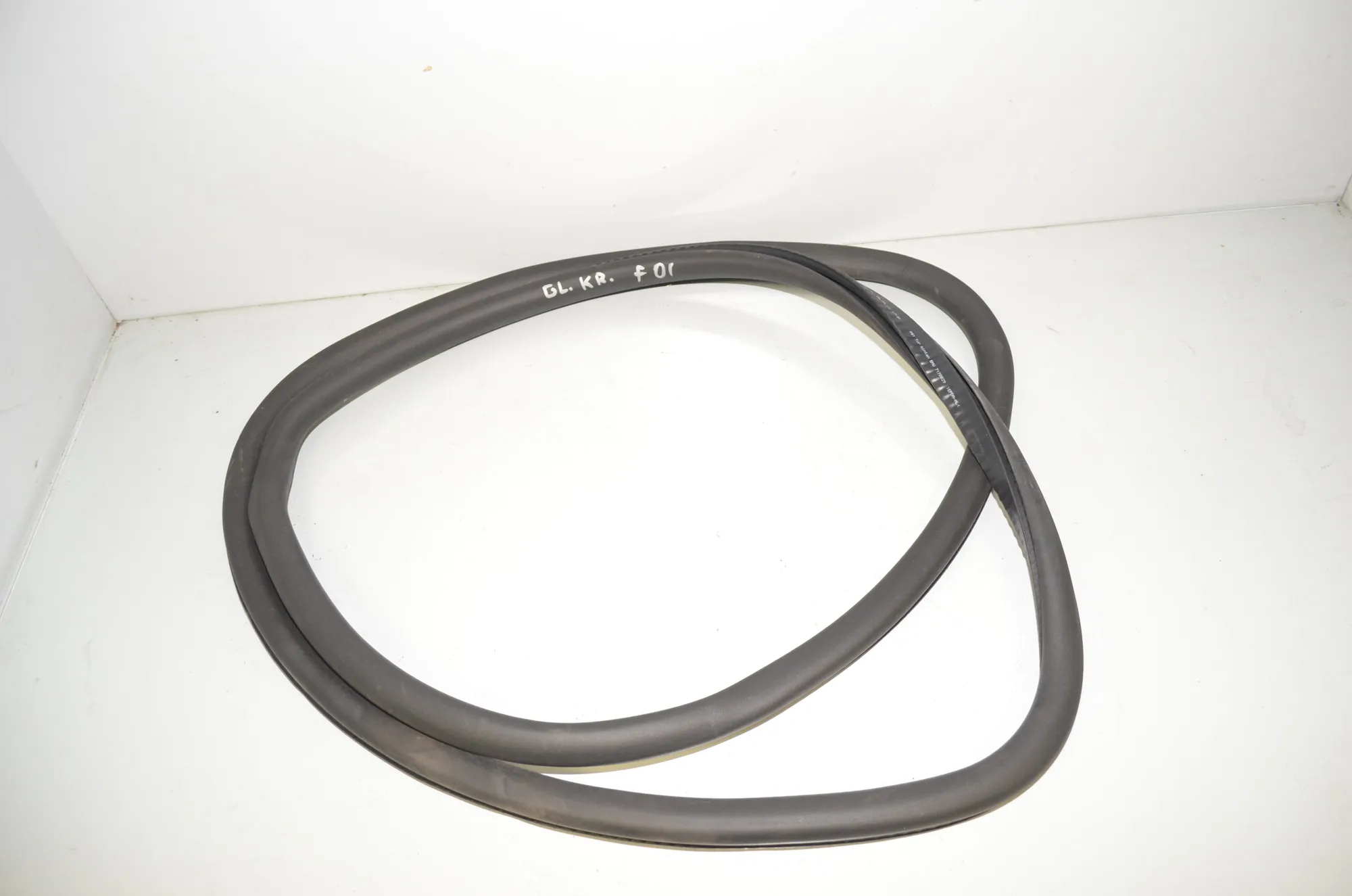 Rear Left Door Seal Rubber – OEM 7178016 · BMW 7 (F01, F02) 730 d 2011