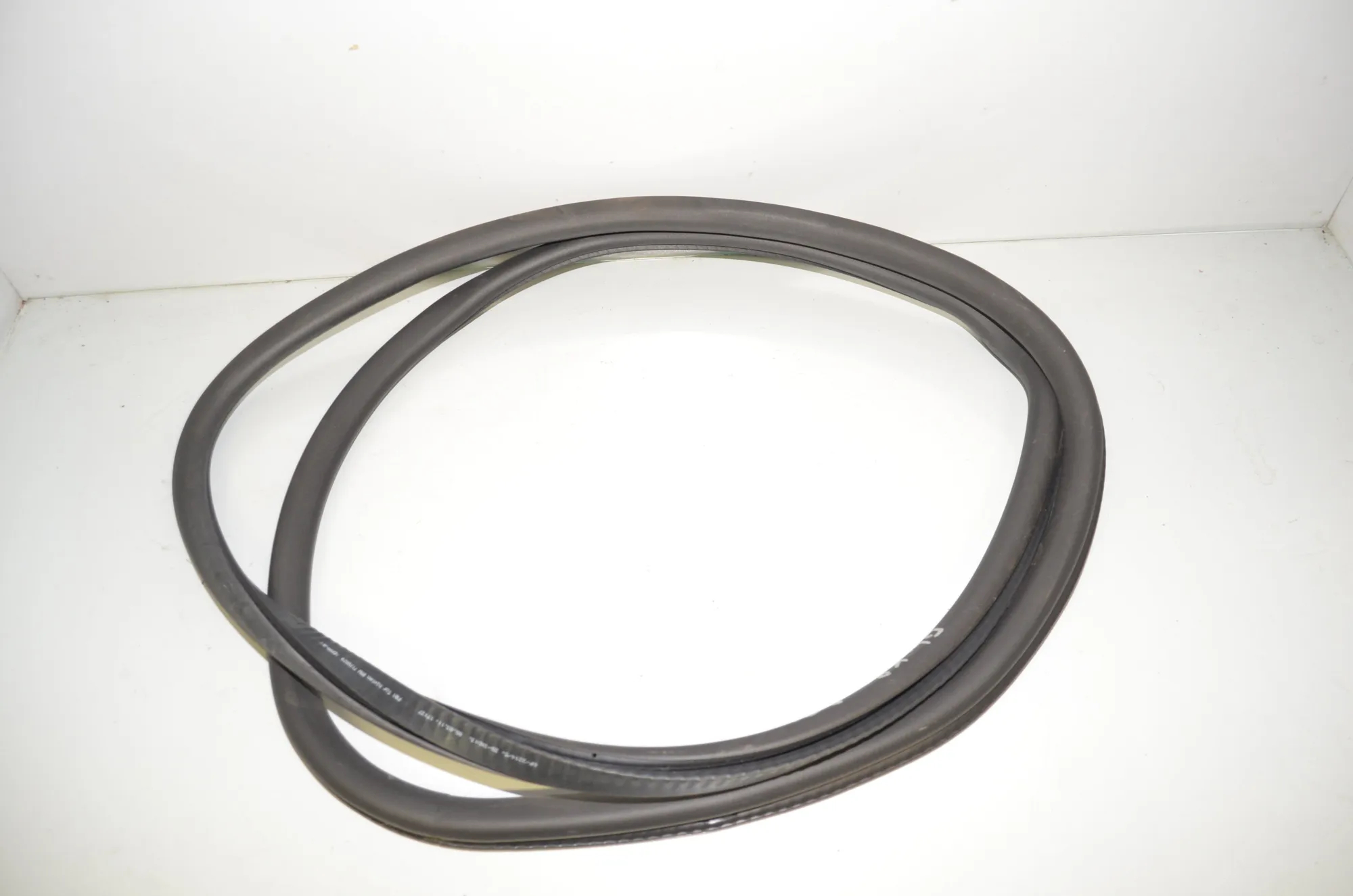 Rear Left Door Seal Rubber – OEM 7178016 · BMW 7 (F01, F02) 730 d 2011 – 2