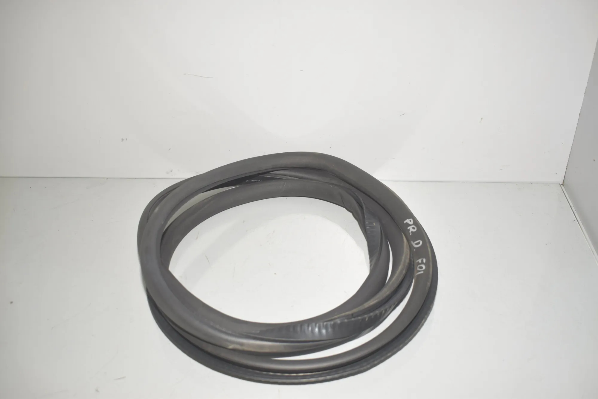 Front Right Door Seal Rubber – OEM 7178005 · BMW 7 (F01, F02) 730 d 2011 – 2