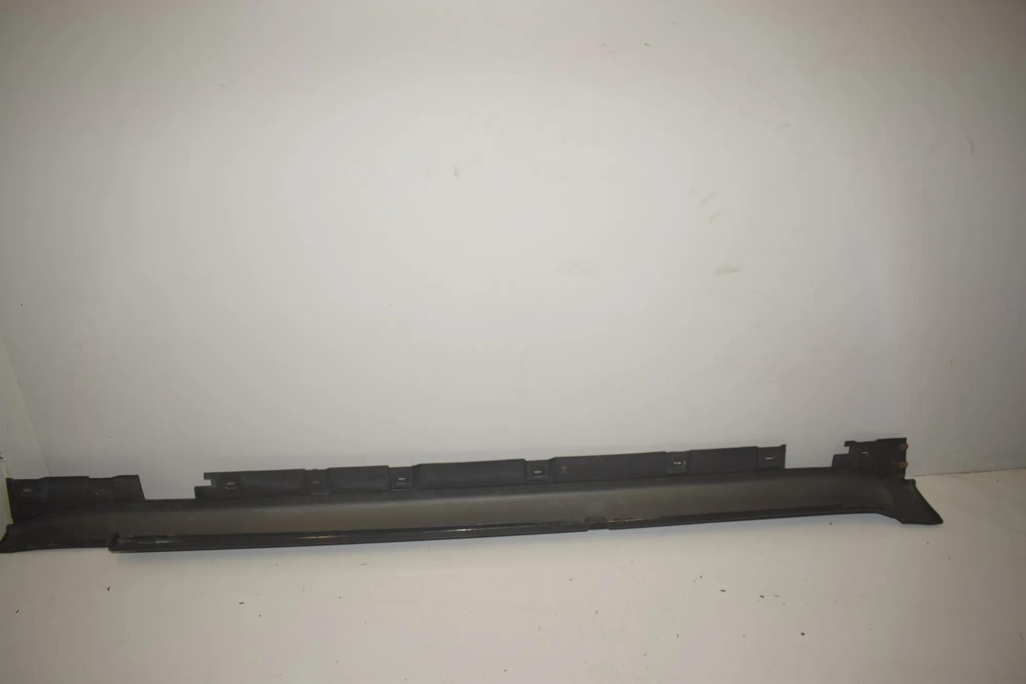 Left Side Plastic Sideskirt Cover – OEM 7192425 · BMW 7 (F01, F02) 730 d 2011 – 4
