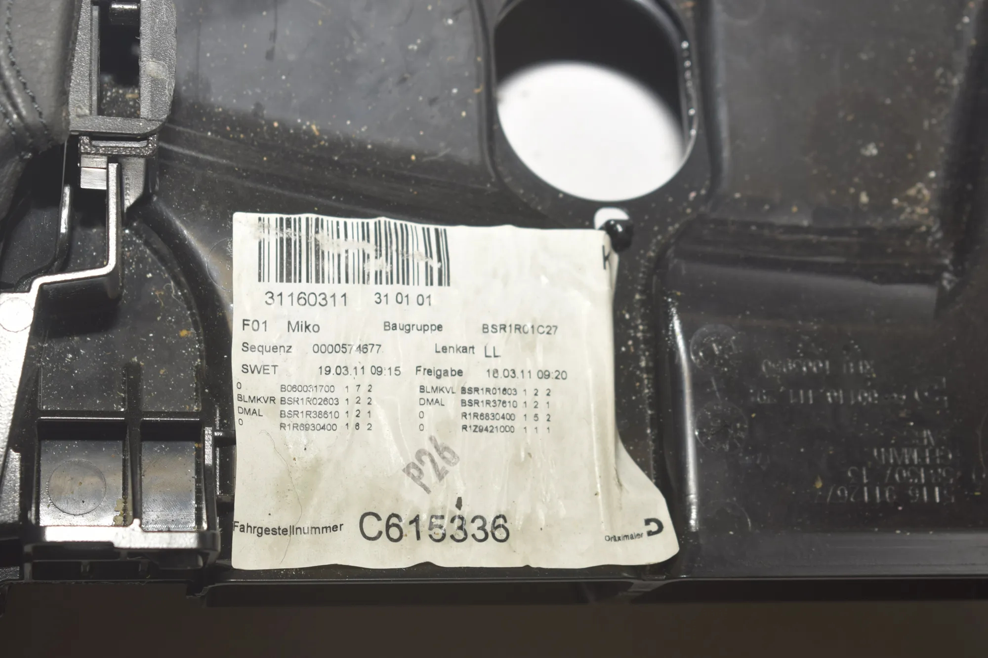 Center Console – OEM 9112677 · BMW 7 (F01, F02) 730 d 2011 – 7