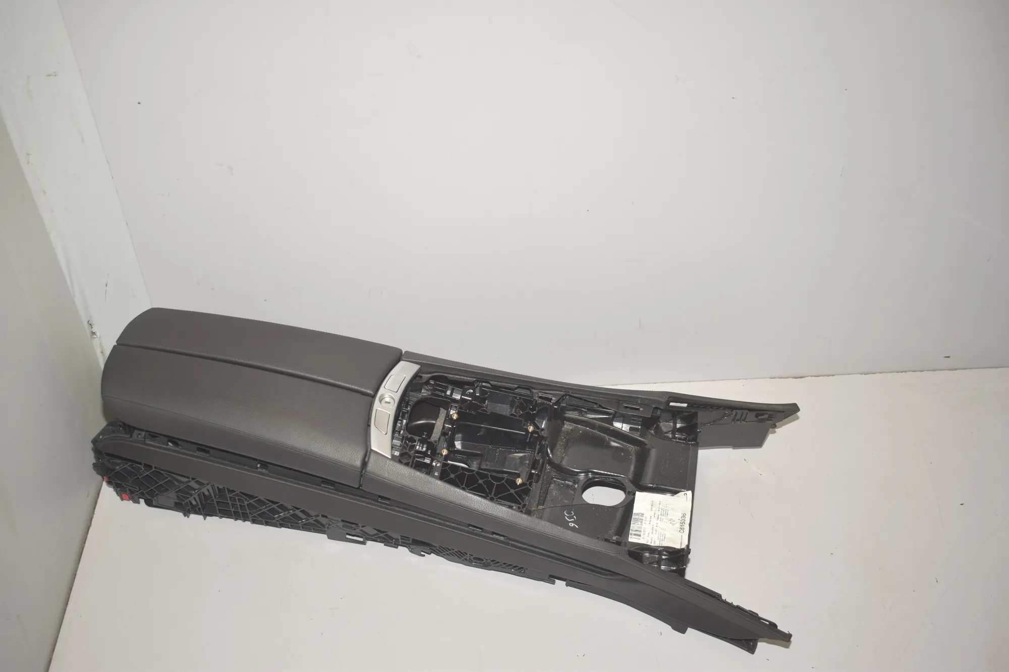 Center Console – OEM 9112677 · BMW 7 (F01, F02) 730 d 2011 – 4