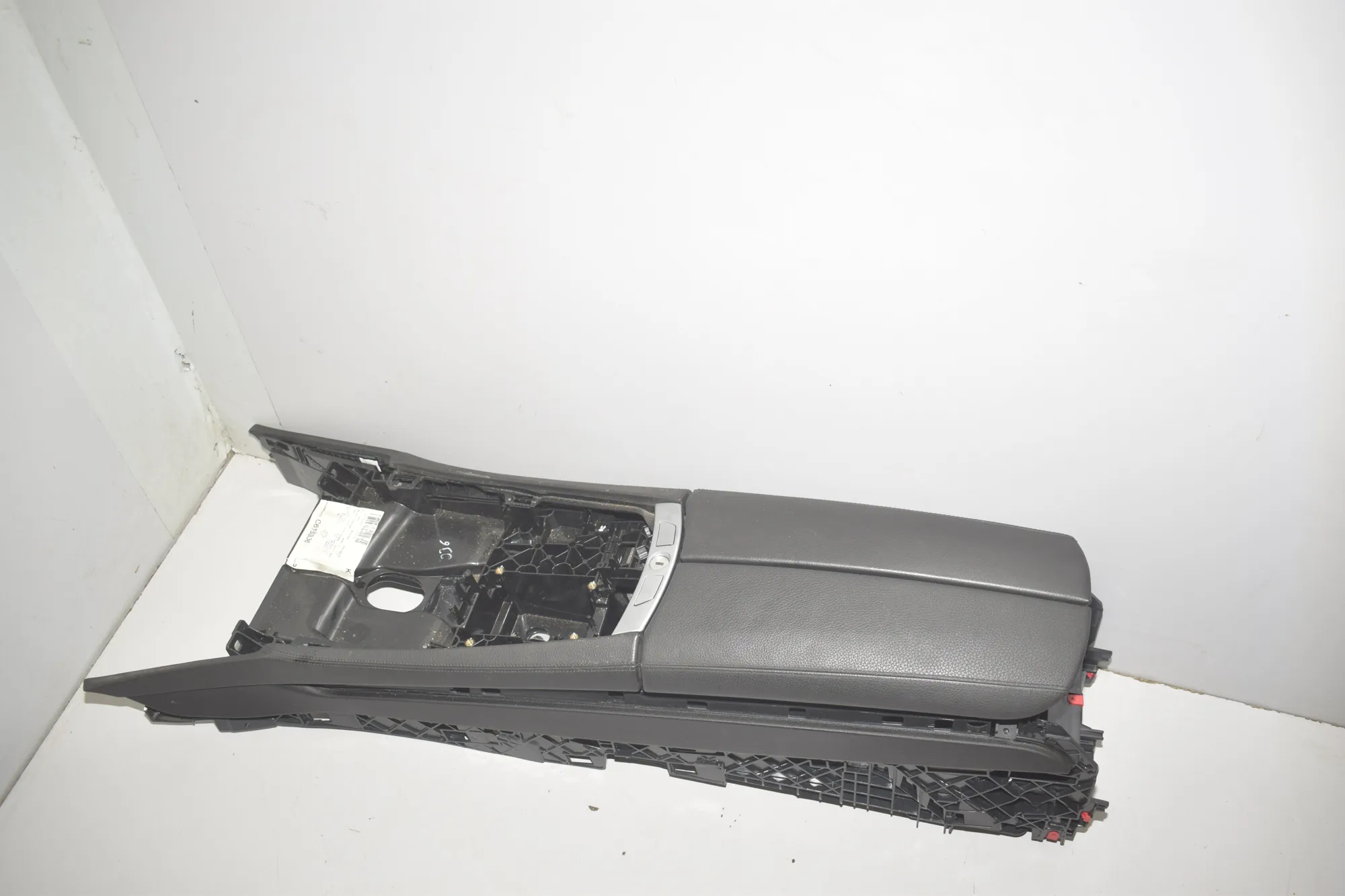 Center Console – OEM 9112677 · BMW 7 (F01, F02) 730 d 2011 – 2