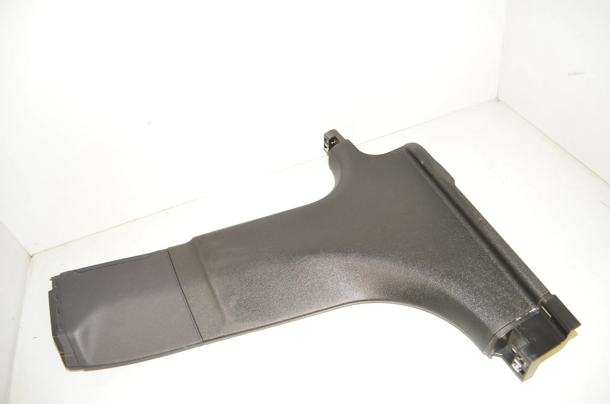 Right Side B Pillar Trim – OEM 9125956 · BMW 7 (F01, F02) 730 d 2011