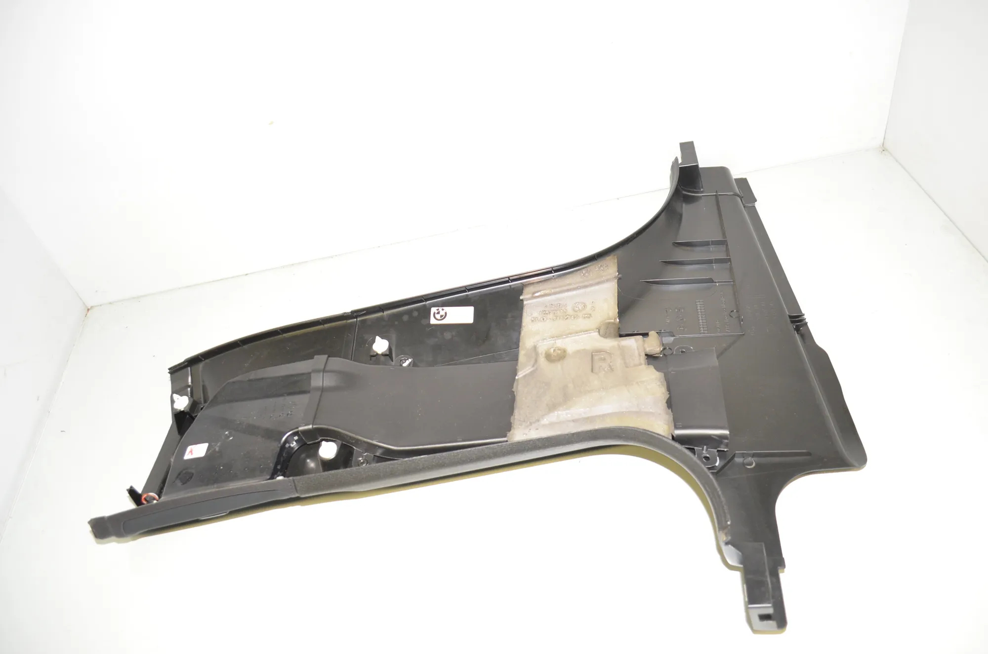 Right Side B Pillar Trim – OEM 9125956 · BMW 7 (F01, F02) 730 d 2011 – 4