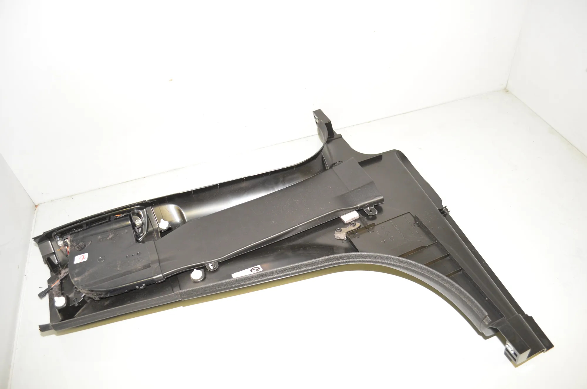 Left Side B Pillar Trim – OEM 9125955 · BMW 7 (F01, F02) 730 d 2011 – 4