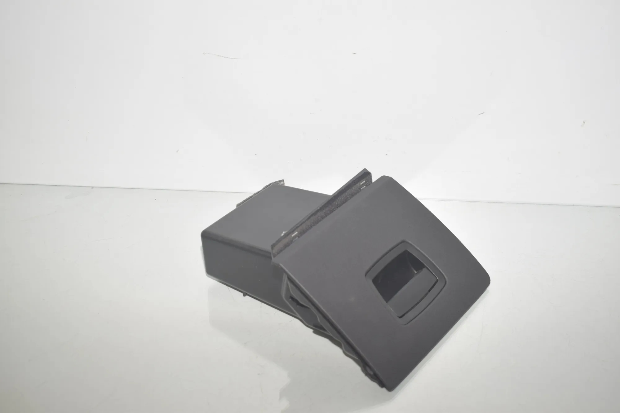 Glove Compartment – OEM 9143958 · BMW 7 (F01, F02) 730 d 2011 – 2