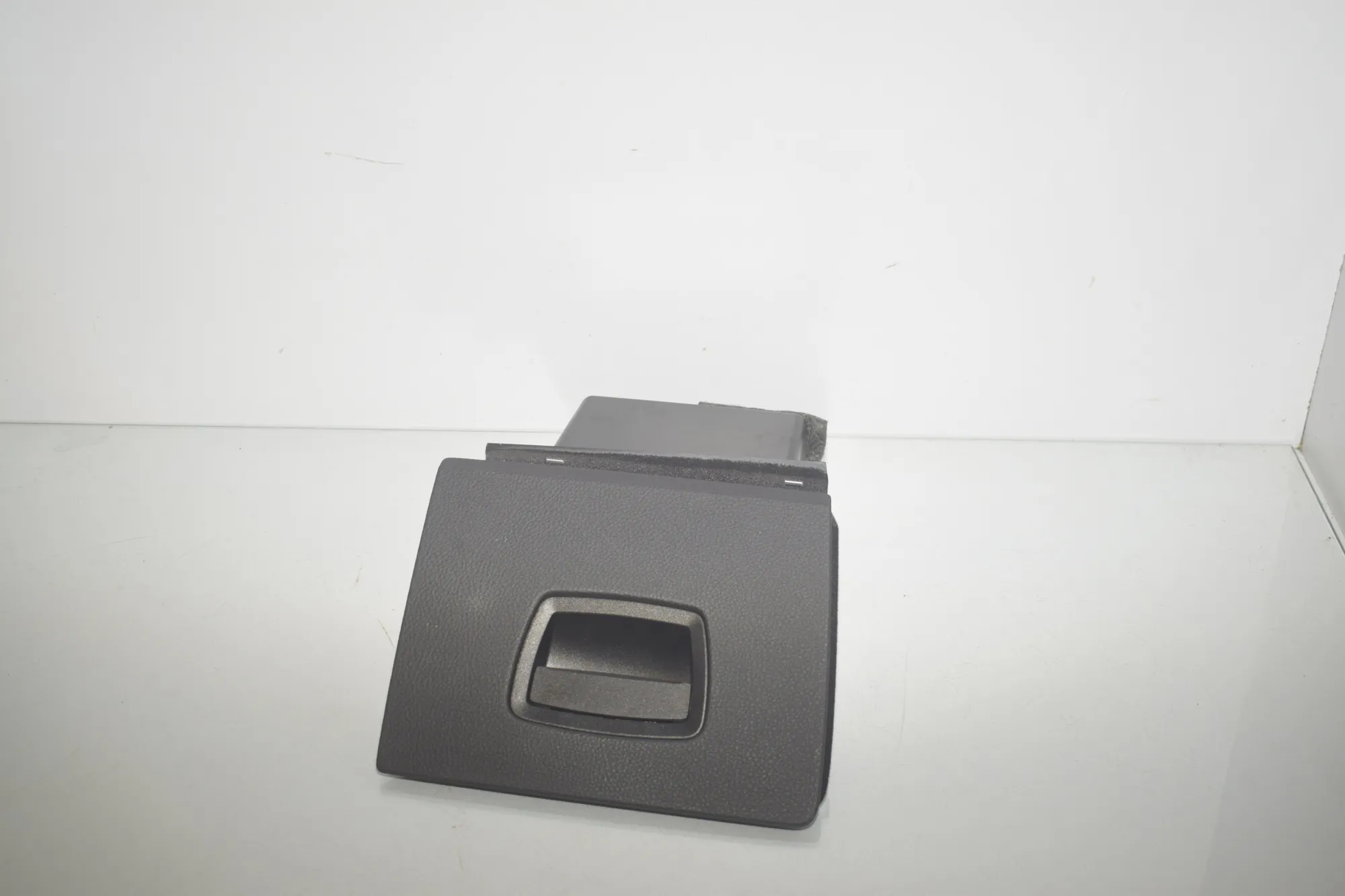 Glove Compartment – OEM 9143958 · BMW 7 (F01, F02) 730 d 2011