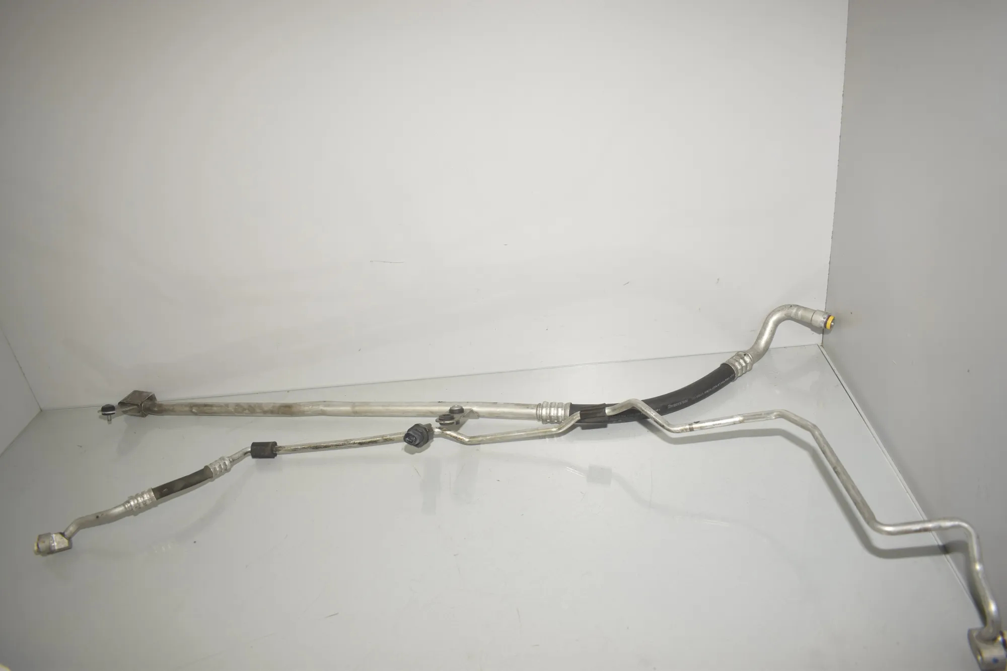 A/C Air Con Hose Pipe – OEM 9201927 · BMW 5 Touring (F11) 530 d 2011