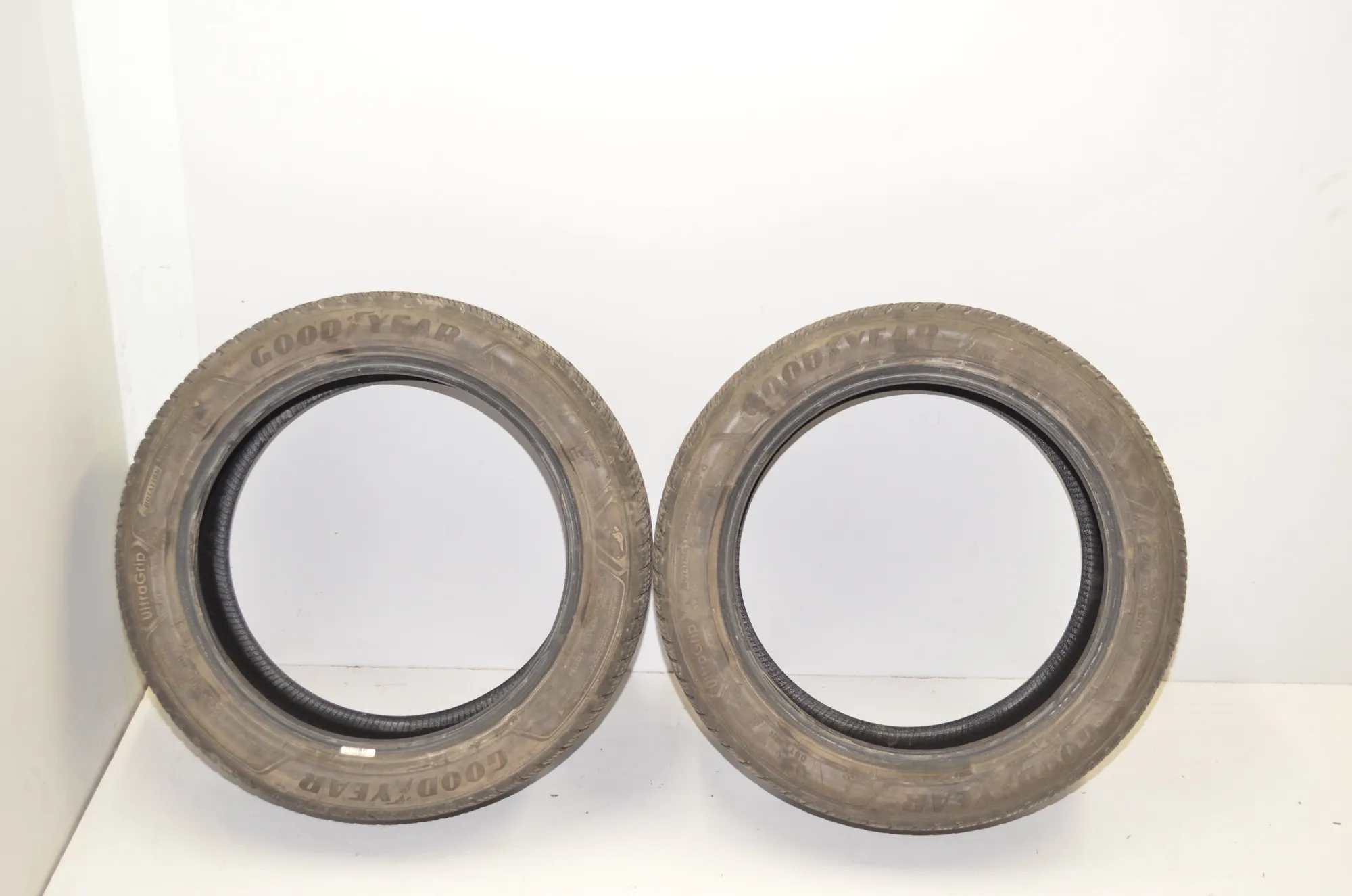 Tire · BMW i4 (G26) BMW i4 (G26) eDrive35 2023