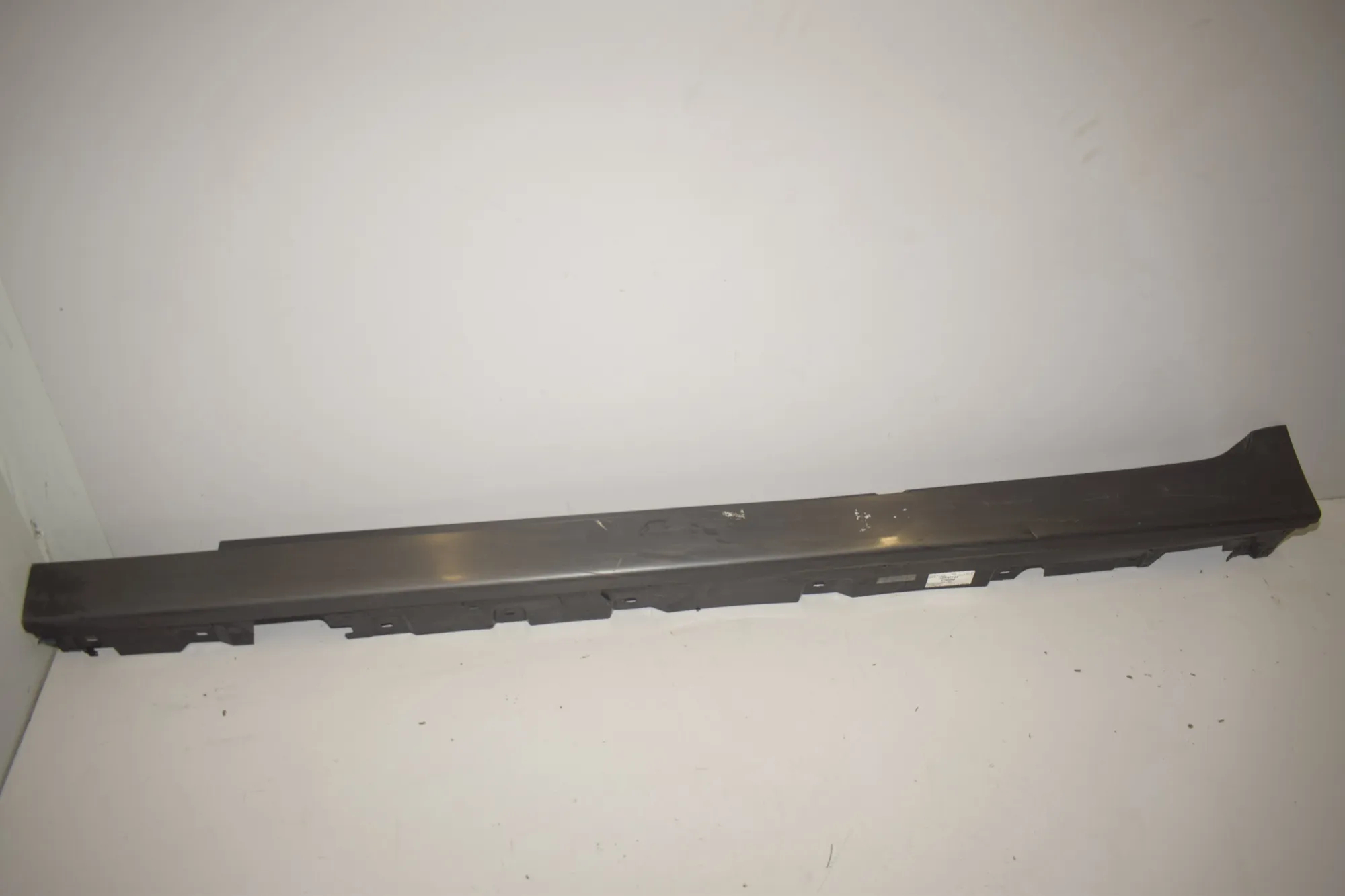 Left Side Plastic Sideskirt Cover – OEM 7237077 · BMW 5 Touring (F11) 530 d 2011 – 2