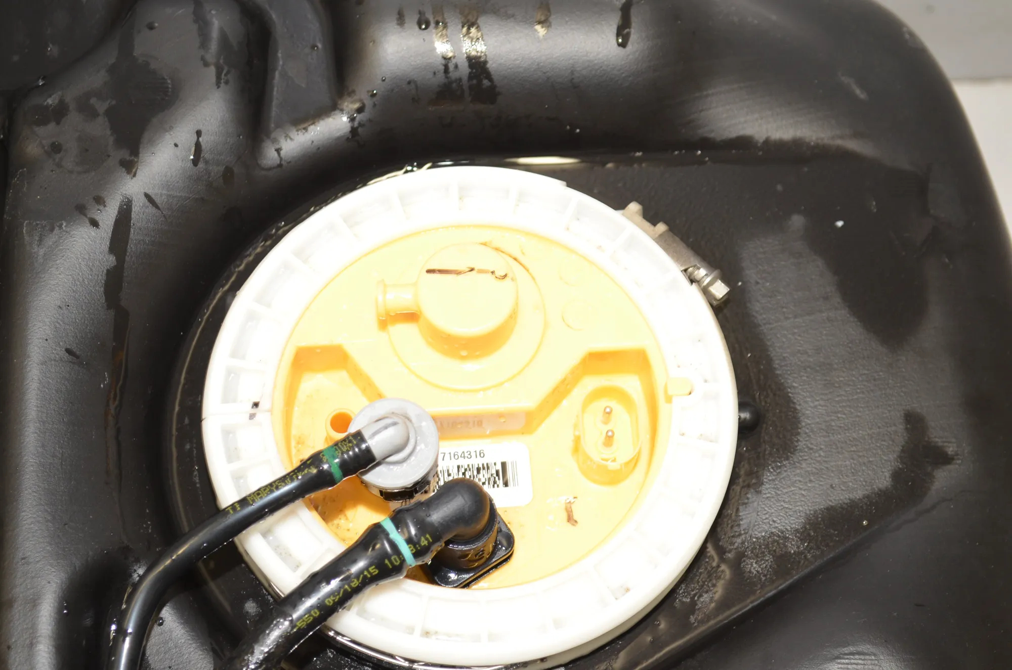 Fuel Tank – OEM 7195462 · BMW X5 (F15, F85) xDrive 30 d 2015 – 3