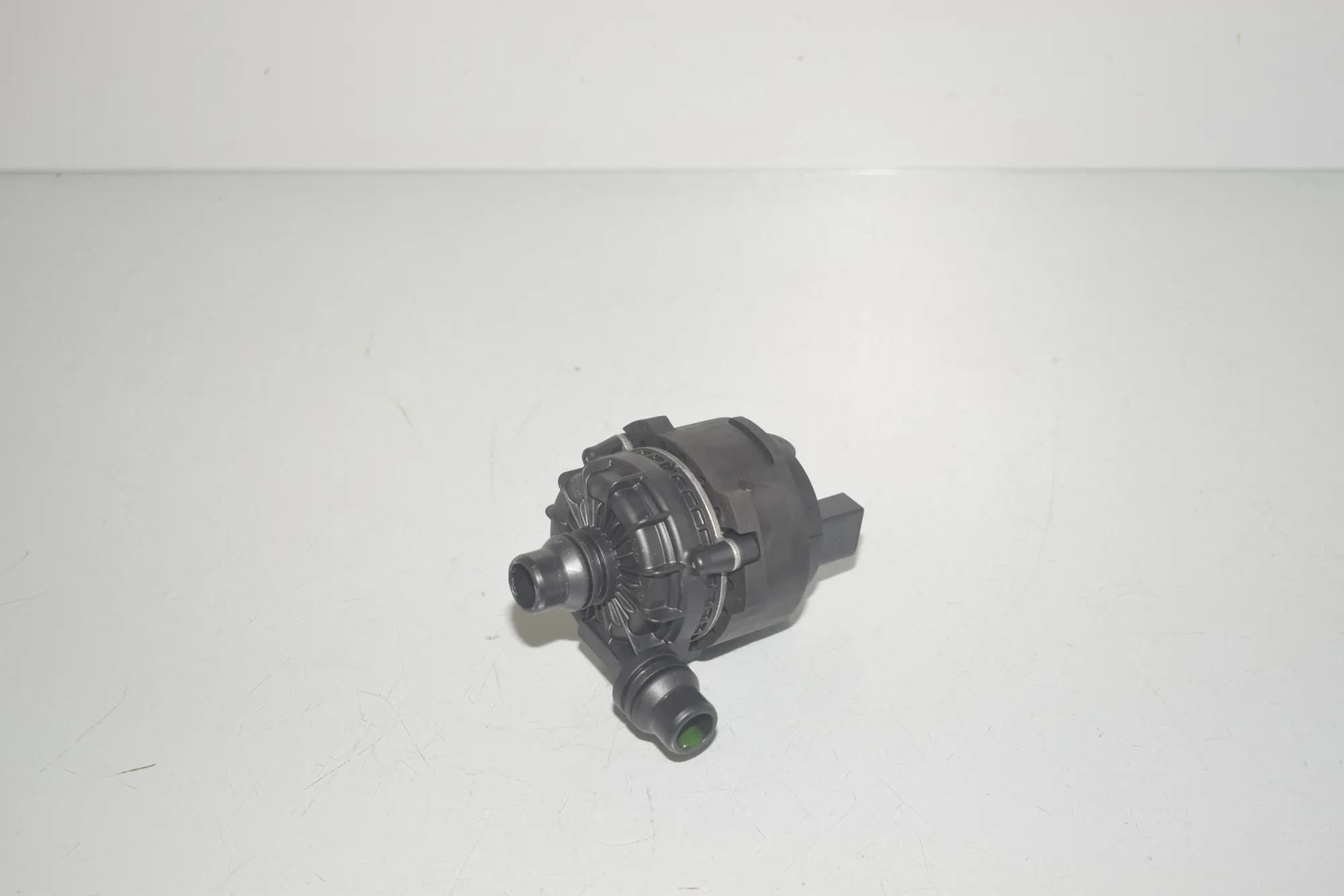 Auxiliary Water Pump – OEM 9455034 · BMW iX (I20) (2021 - -) xDrive 40 2021 – 3