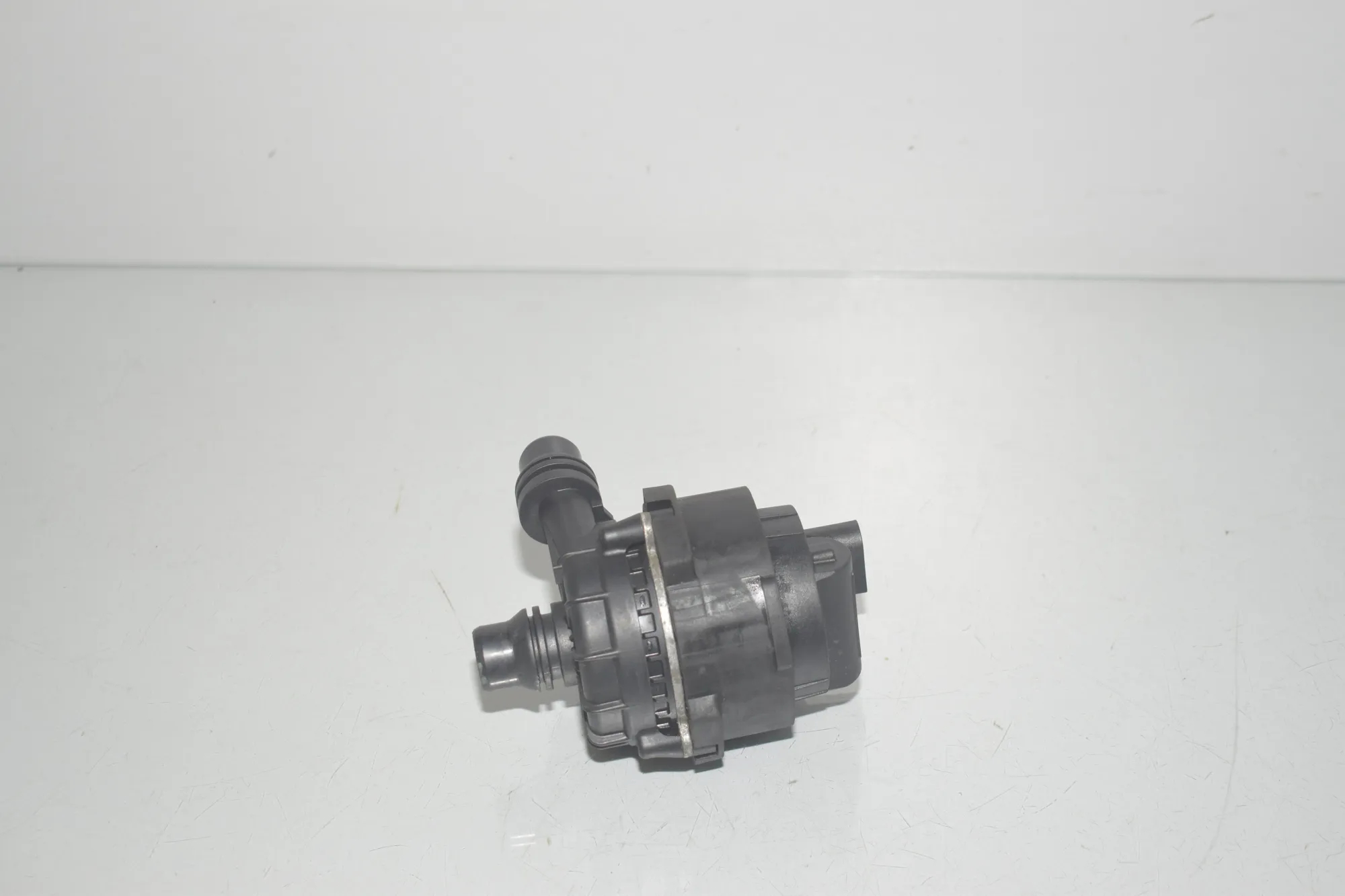 Auxiliary Water Pump – OEM 9455034 · BMW iX (I20) (2021 - -) xDrive 40 2021