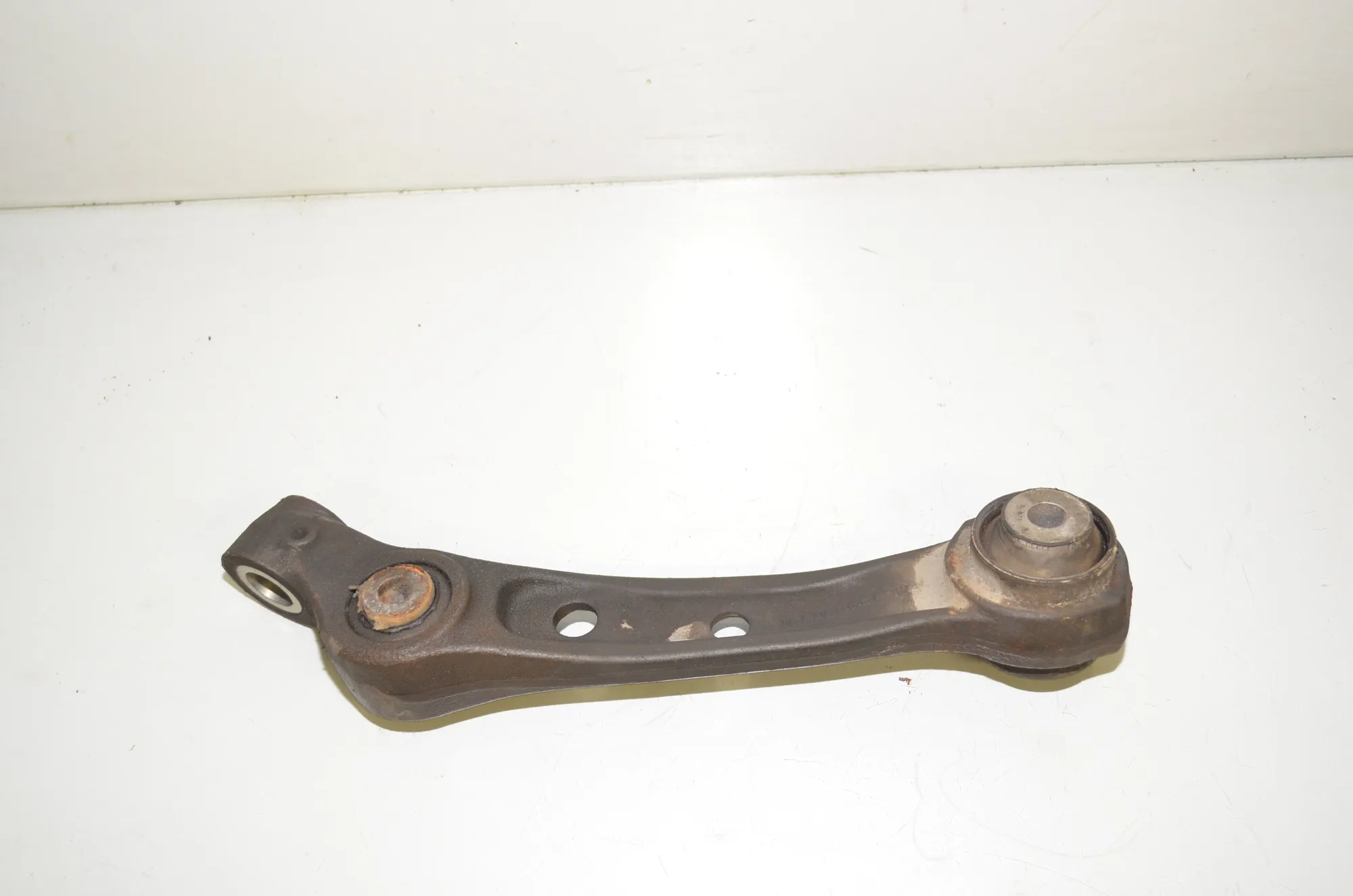 Front Left Straight Control Arm – OEM 6777743 · BMW 5 Touring (F11) 530 d xDrive 2011 – 4