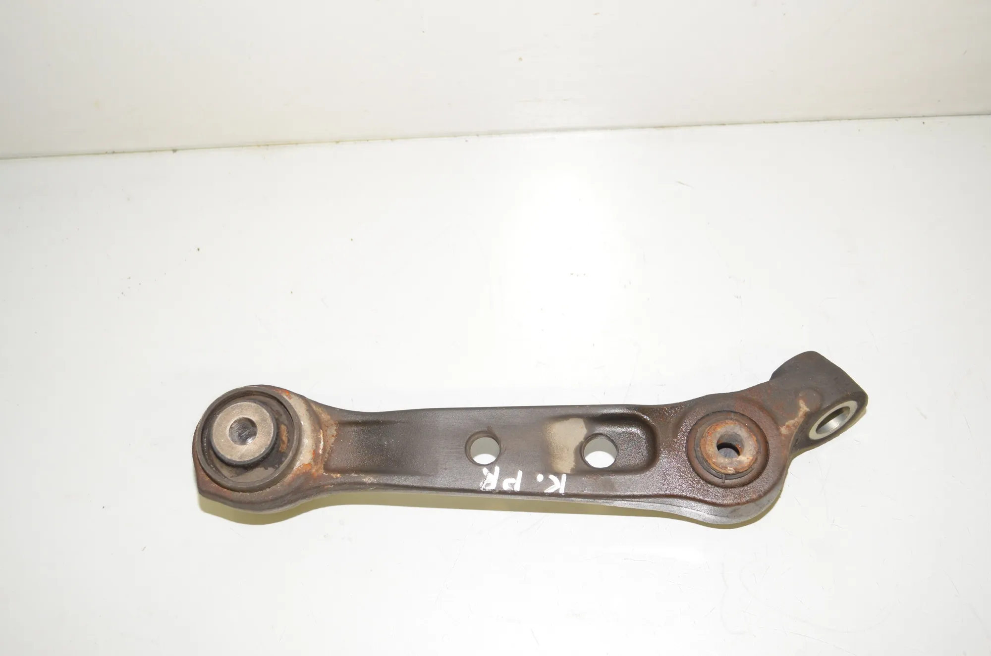 Front Left Straight Control Arm – OEM 6777743 · BMW 5 Touring (F11) 530 d xDrive 2011 – 2
