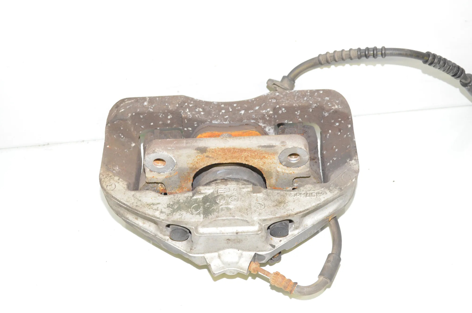 Front Right Brake Caliper – OEM 6792690 · BMW 5 Touring (F11) 530 d xDrive 2011 – 4