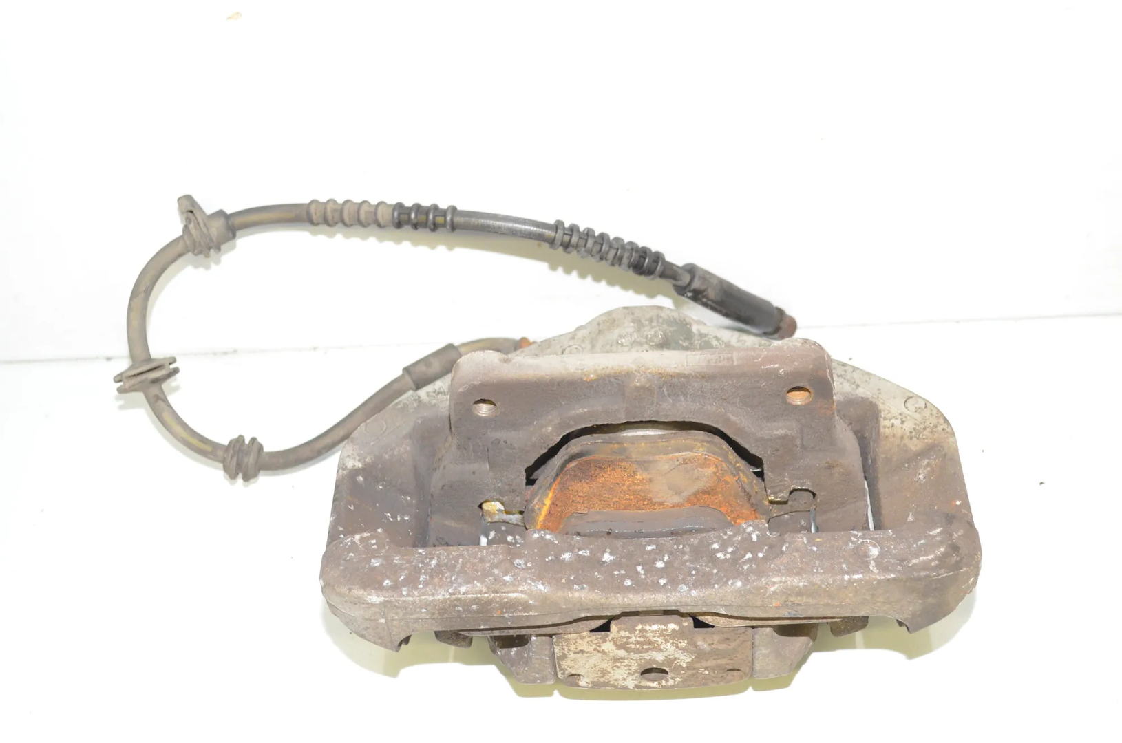 Front Right Brake Caliper – OEM 6792690 · BMW 5 Touring (F11) 530 d xDrive 2011 – 3