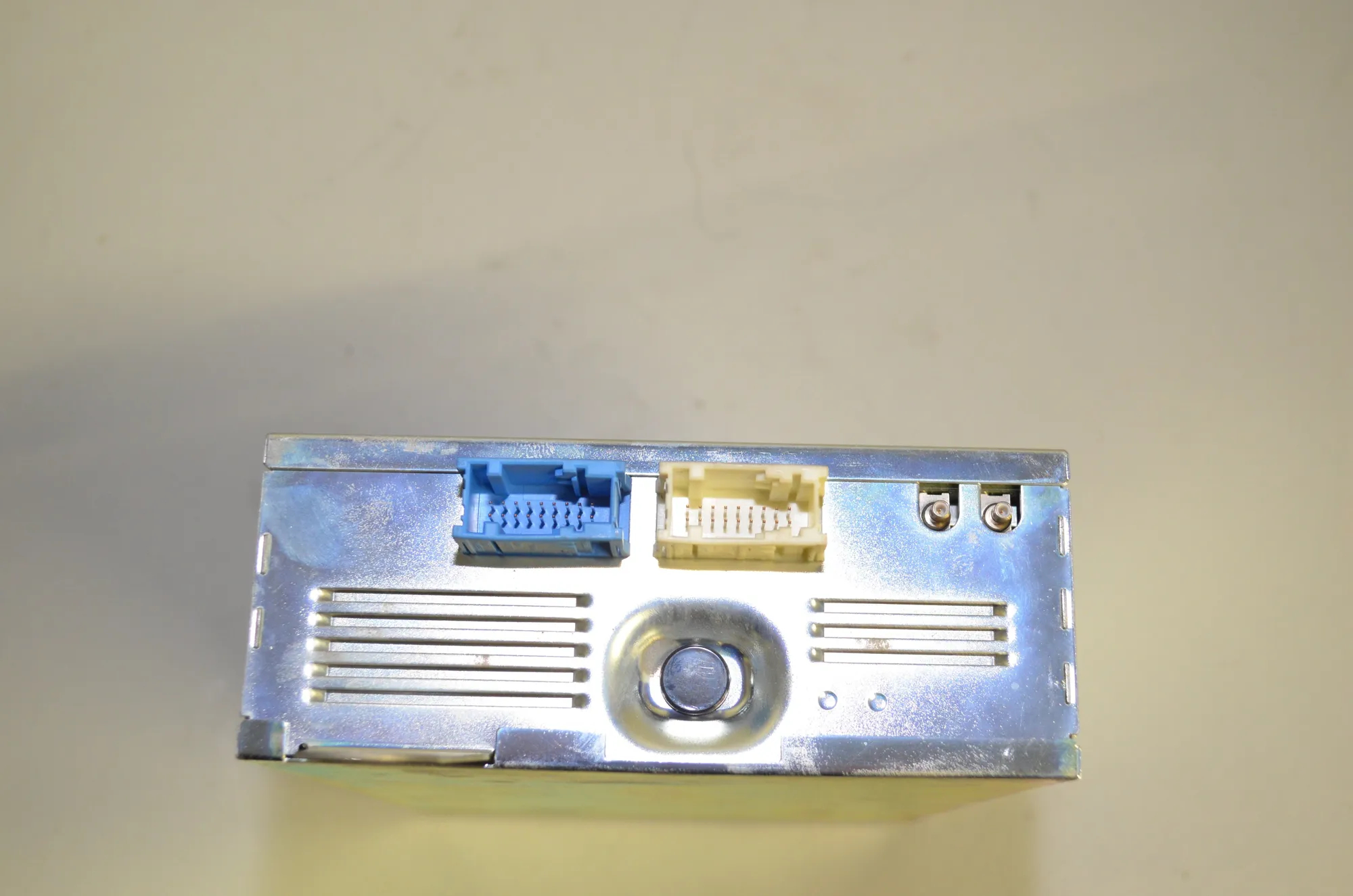 TV Module – OEM 6901456 · BMW 5 (E39) BMW 5 (E39) 520 i 1999 – 3