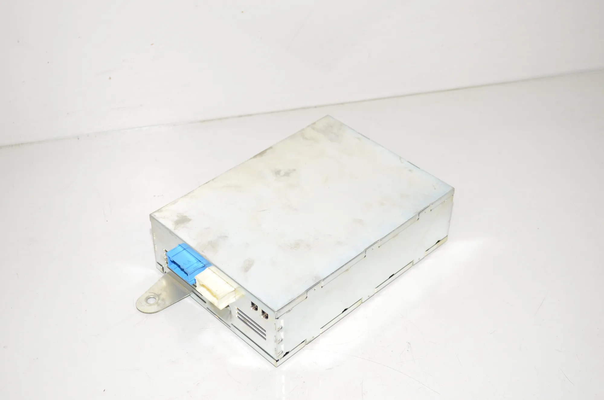 TV Module – OEM 6901456 · BMW 5 (E39) BMW 5 (E39) 520 i 1999 – 2