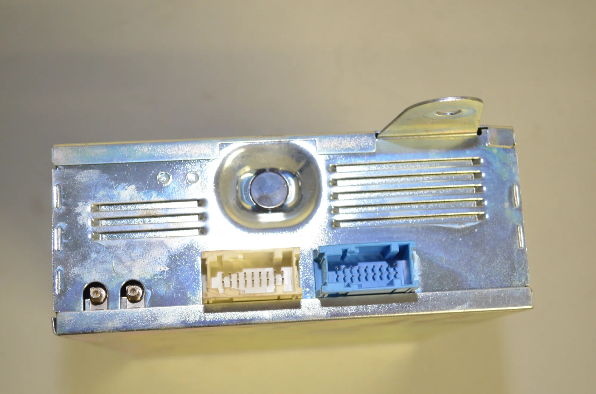 TV Module – OEM 6901456 · BMW 5 (E39) BMW 5 (E39) 520 i 1999 – 3