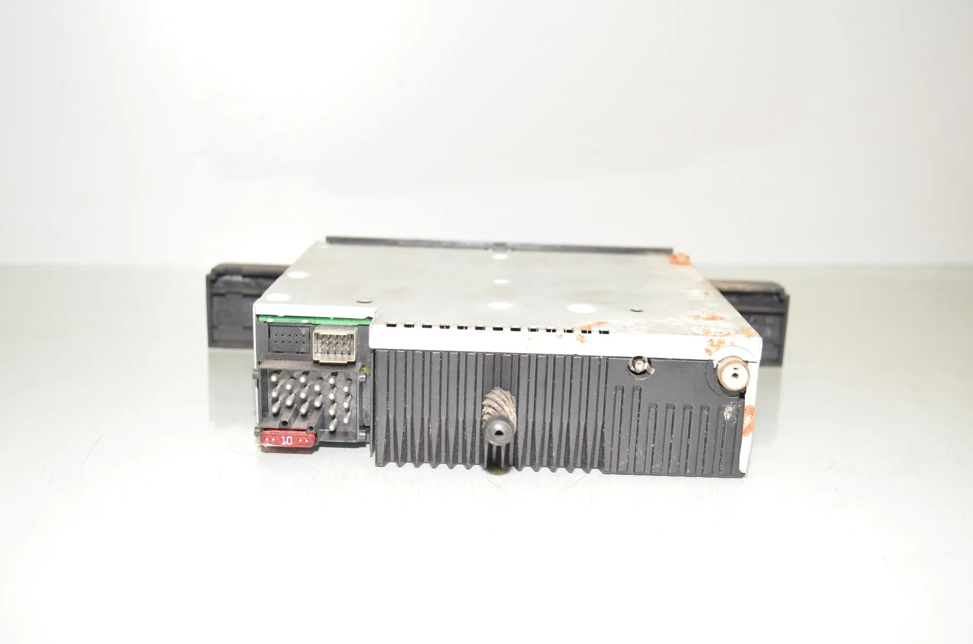Music Radio CD Player Head Unit – OEM 8377006 · BMW 5 (E39) BMW 5 (E39) 520 i 2000 – 3