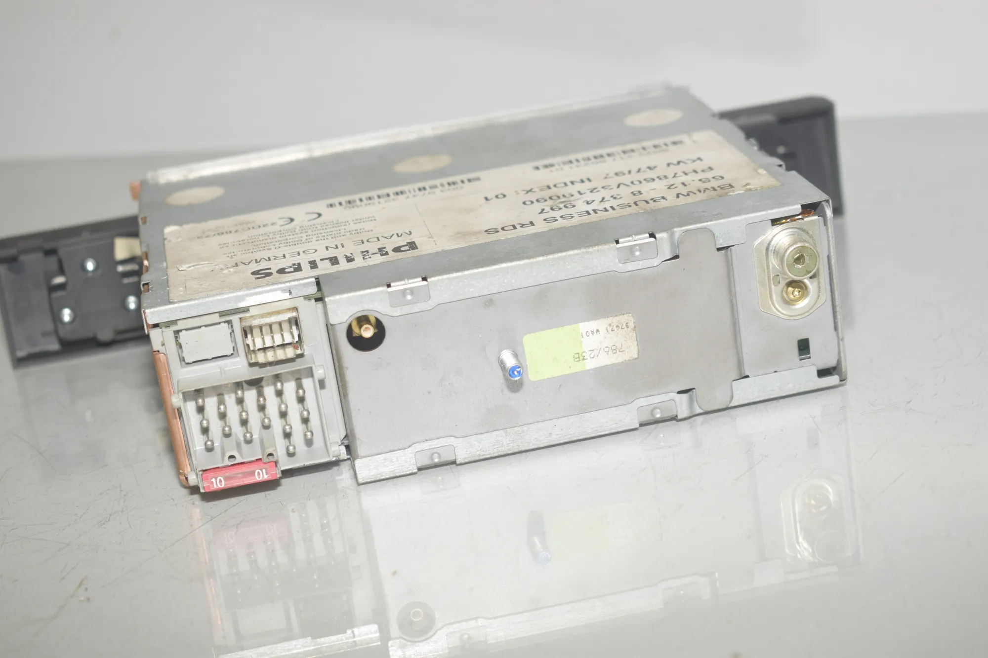 Music Radio CD Player Head Unit – OEM 8374997 · BMW 5 Touring (E39) BMW 5 Touring (E39) 520 d 2000 – 4