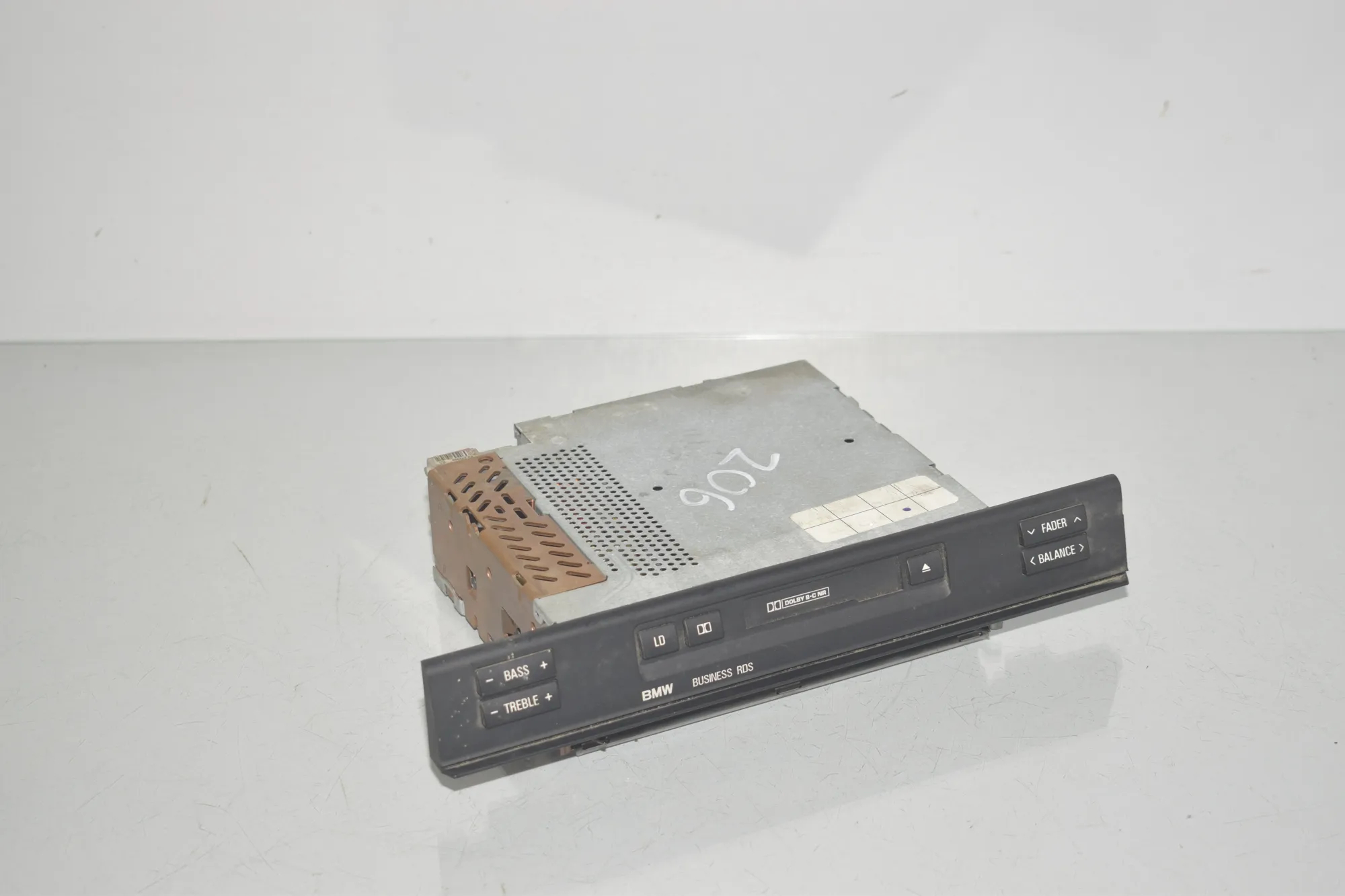 Music Radio CD Player Head Unit – OEM 8374997 · BMW 5 Touring (E39) BMW 5 Touring (E39) 520 d 2000 – 2