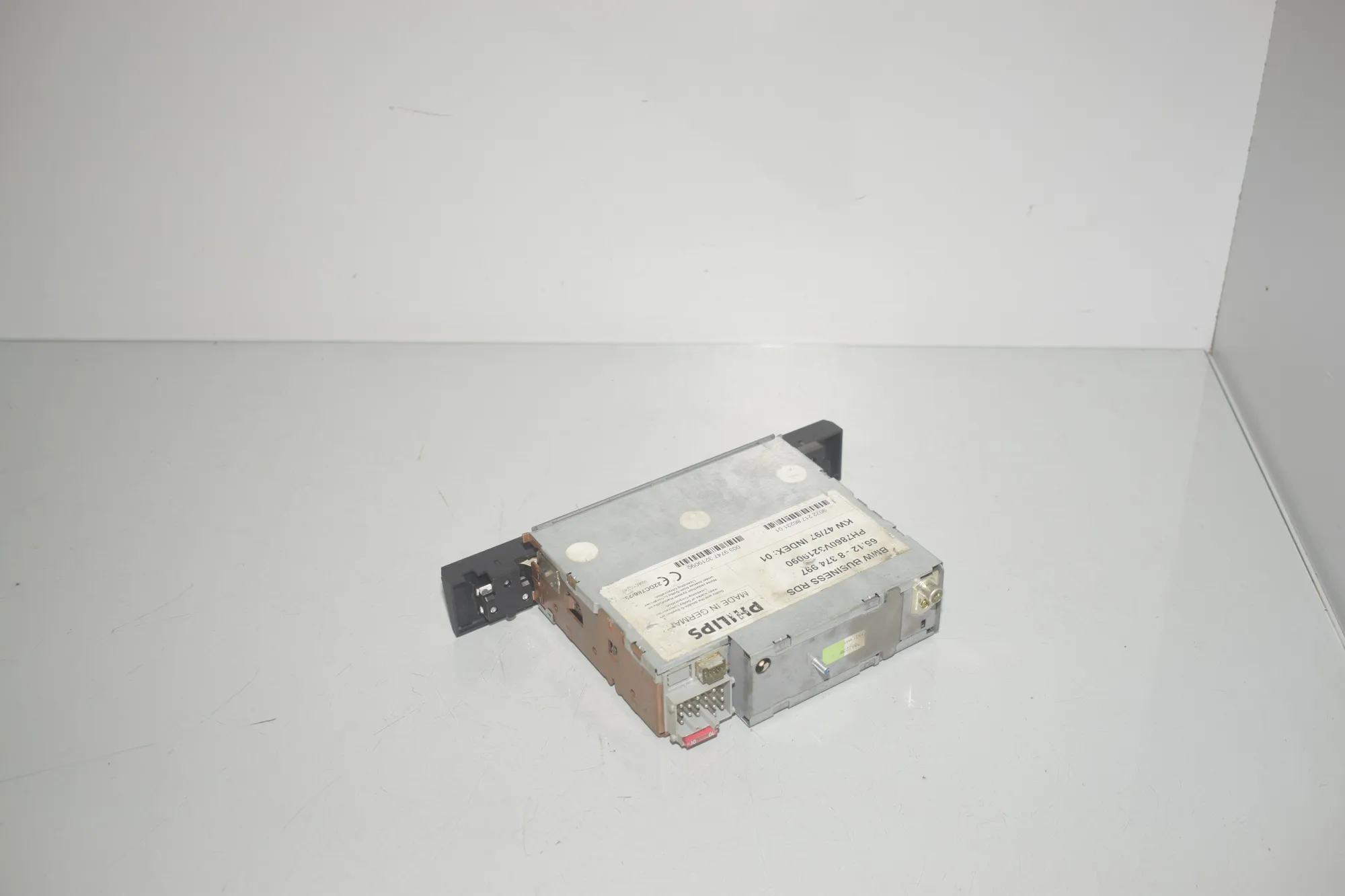 Music Radio CD Player Head Unit – OEM 8374997 · BMW 5 Touring (E39) BMW 5 Touring (E39) 520 d 2000 – 3