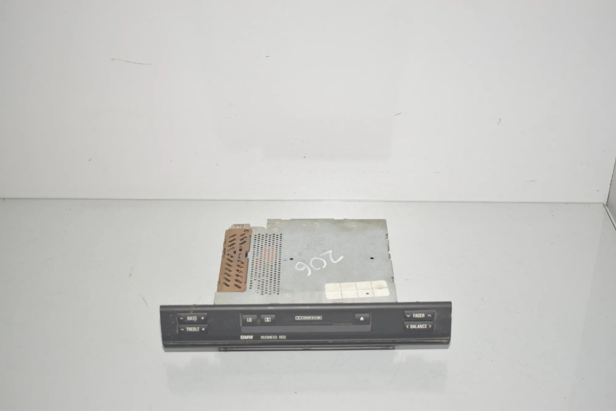 Music Radio CD Player Head Unit – OEM 8374997 · BMW 5 Touring (E39) BMW 5 Touring (E39) 520 d 2000