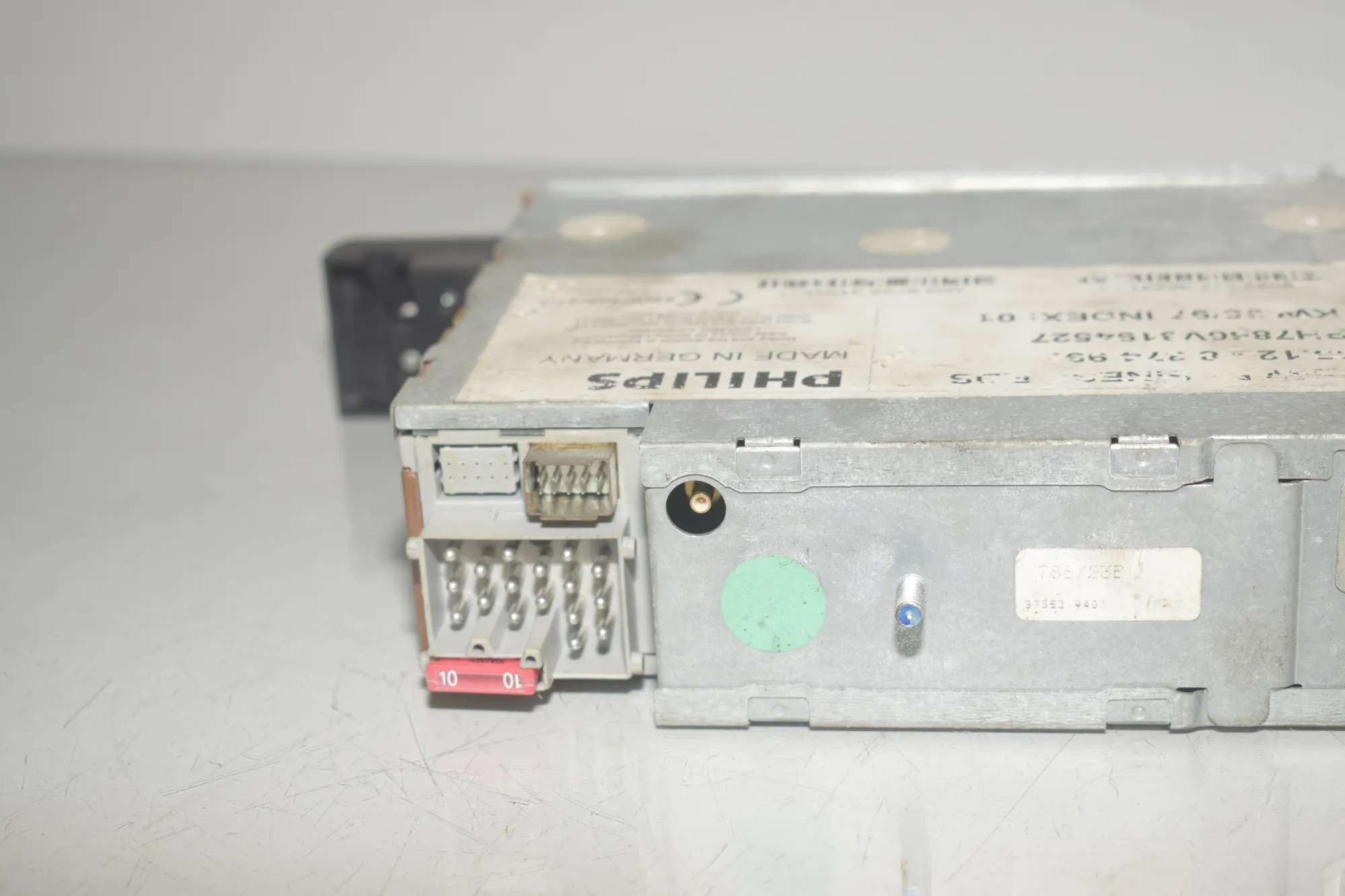 Music Radio CD Player Head Unit – OEM 8374997 · BMW 5 Touring (E39) BMW 5 Touring (E39) 520 d 2000 – 5