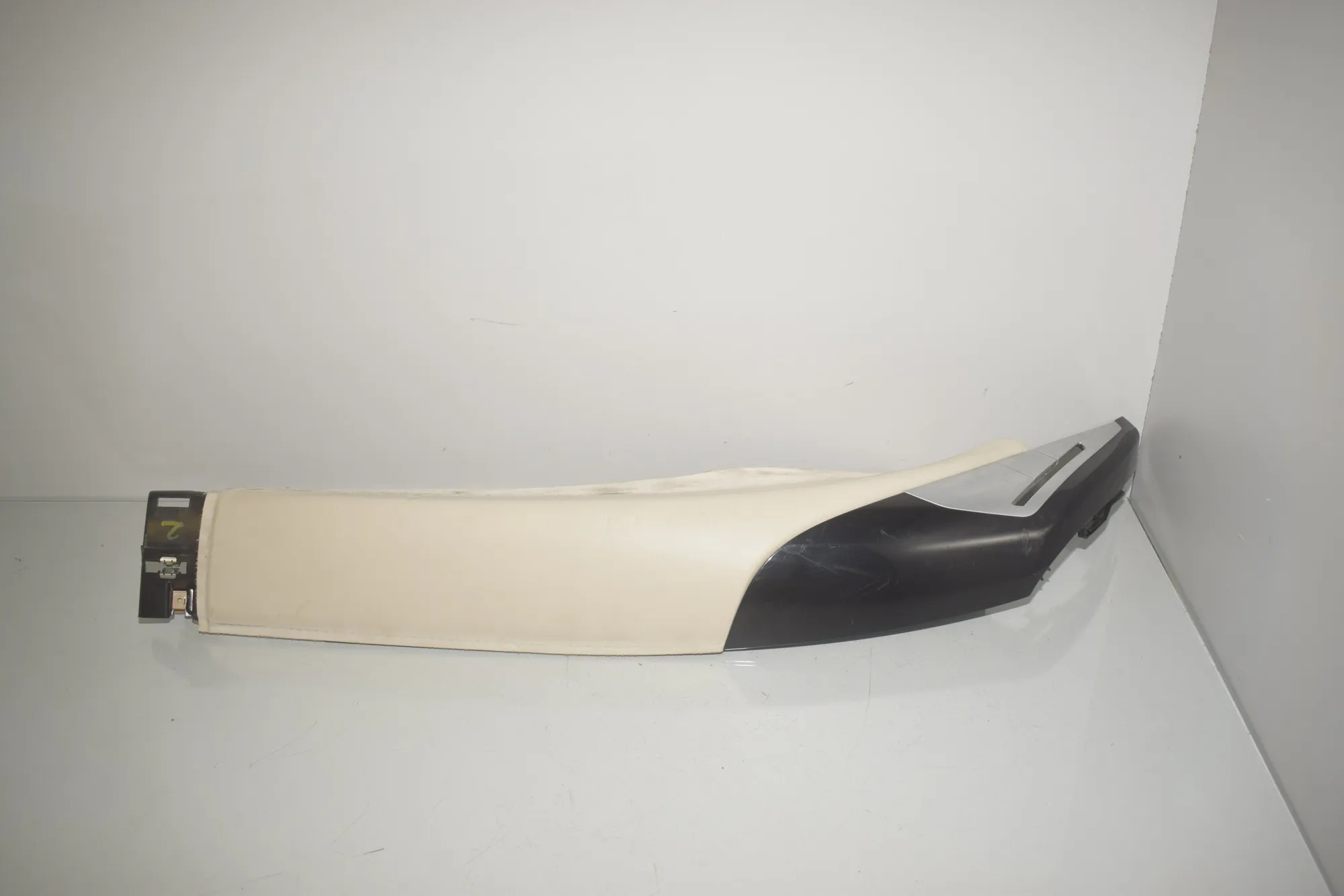 Rear Left Pillar Trim – OEM 7382097 · BMW 7 (G11, G12) BMW 7 (G11, G12) 730 d 2017