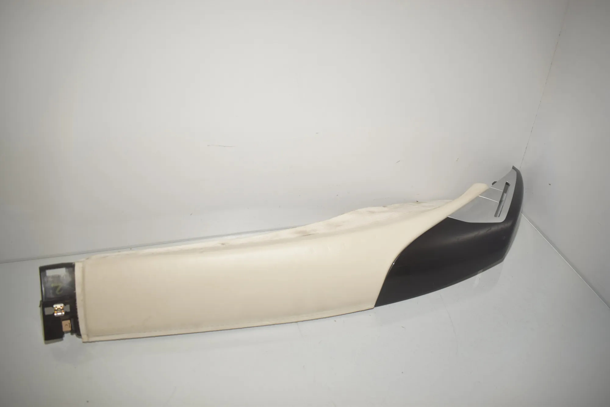Rear Left Pillar Trim – OEM 7382097 · BMW 7 (G11, G12) BMW 7 (G11, G12) 730 d 2017 – 2